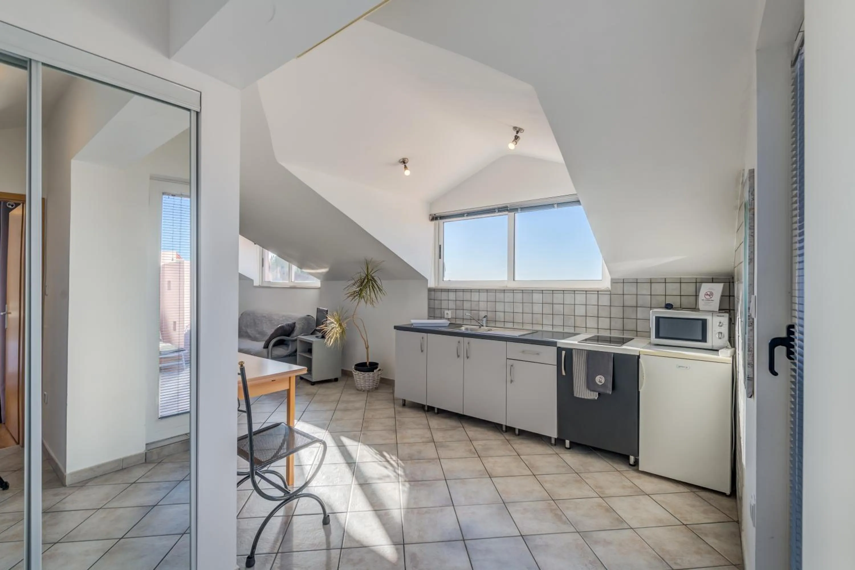 Kitchen or kitchenette in Pink Inn