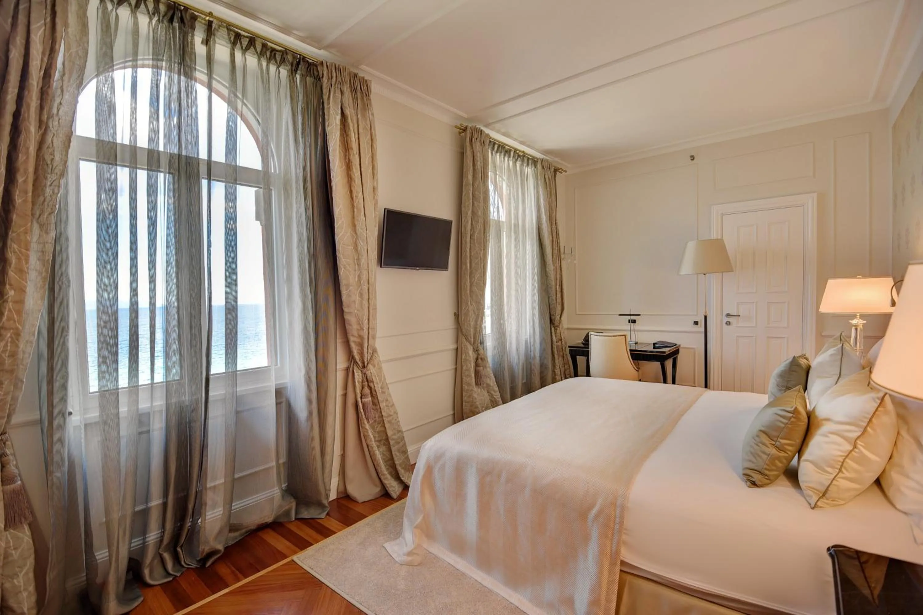 Bed in Amadria Park Hotel Milenij