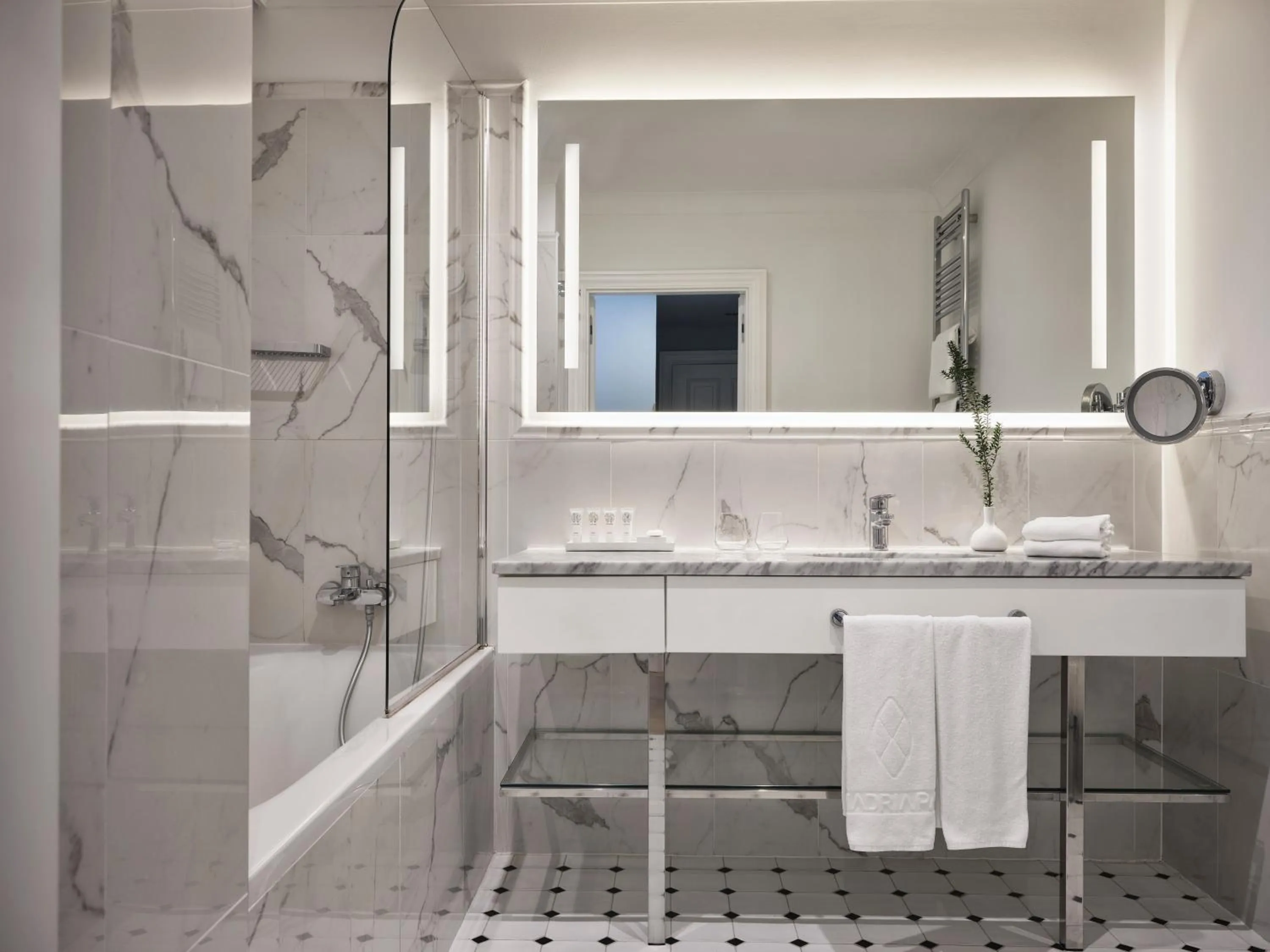 Shower in Amadria Park Hotel Milenij