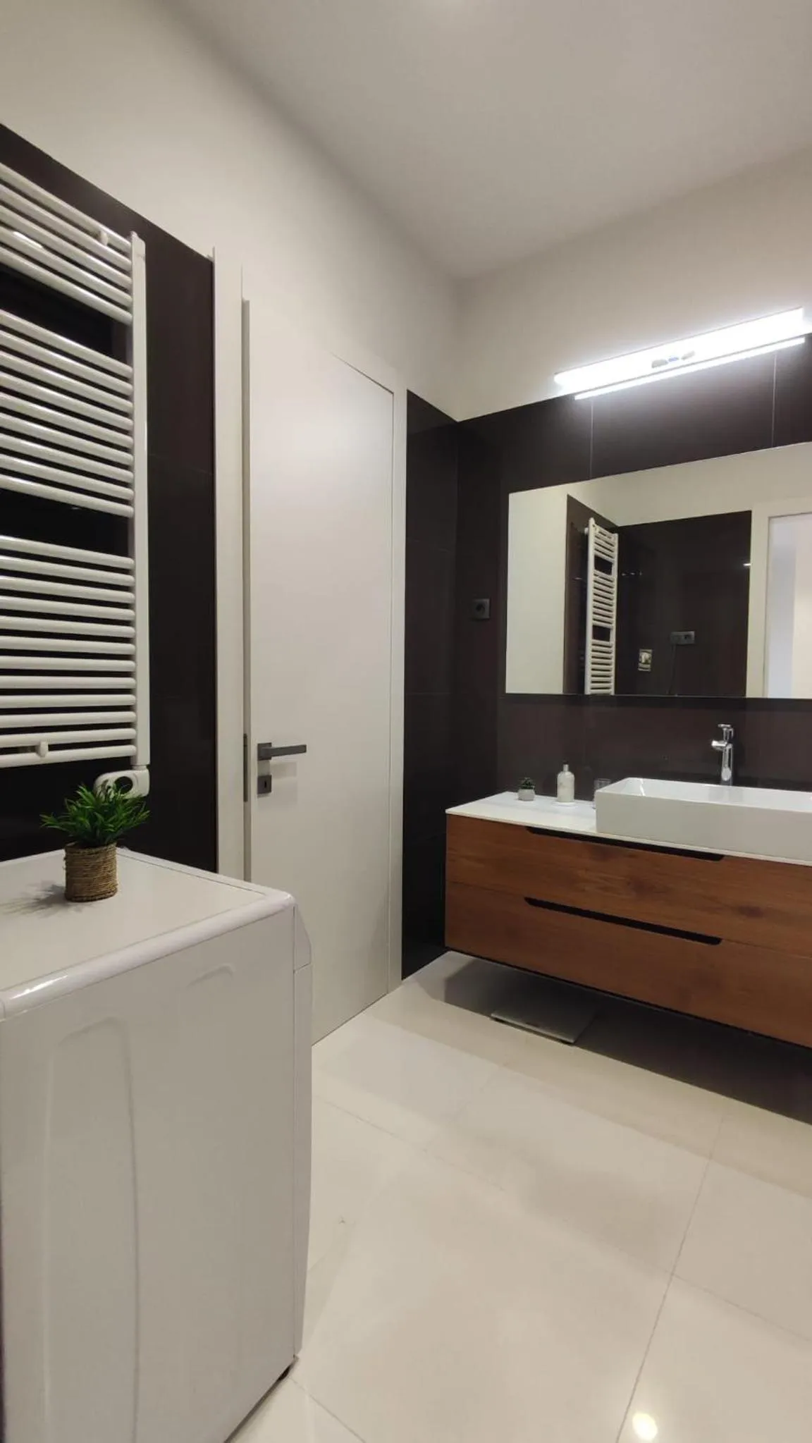 Bathroom, Bed in Skiper Apartments & Golf Resort
