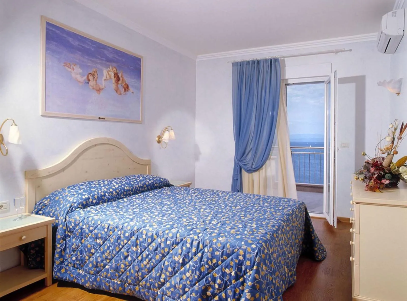 Bed in Skiper Apartments & Golf Resort