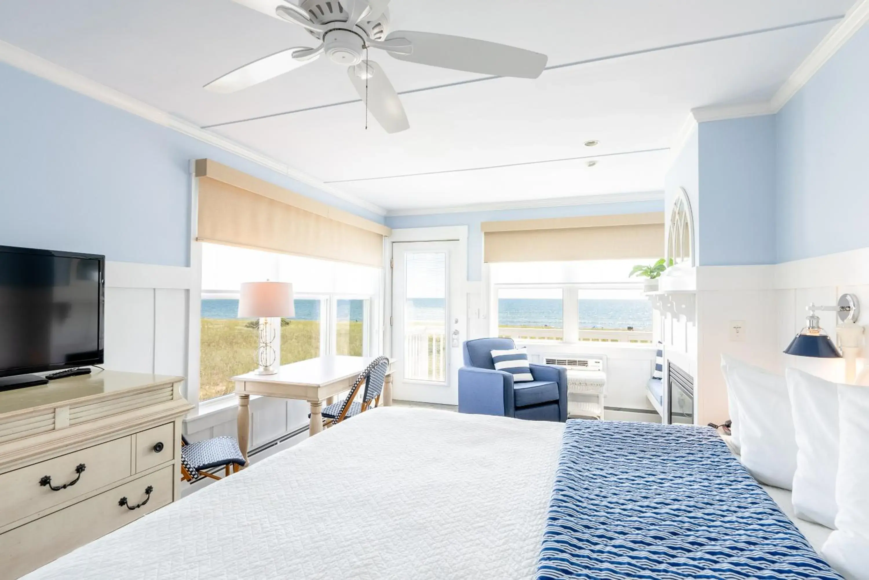 Ocean Front King #20 & #21 in The Edgewater Ocean Front King #20 & #21 in The Edgewater