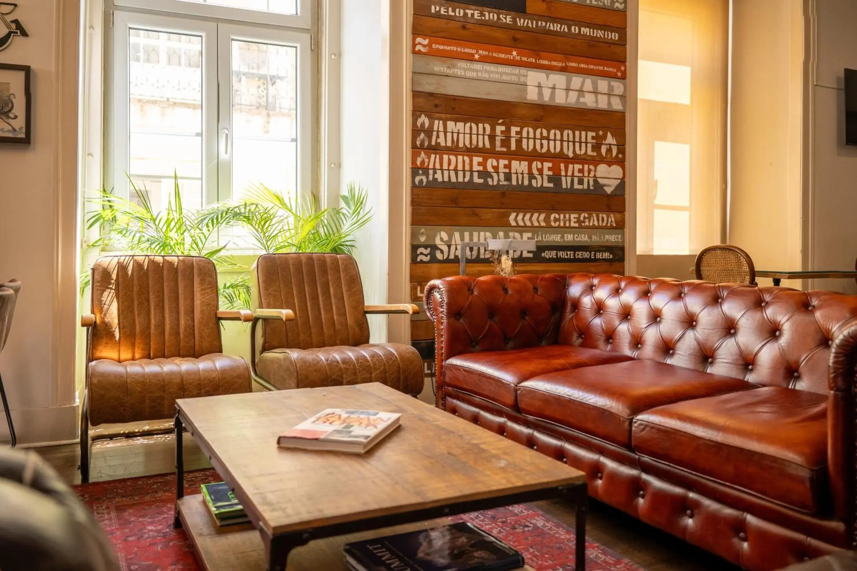 Living room in Tesouro da Baixa by Shiadu Living room in Tesouro da Baixa by Shiadu