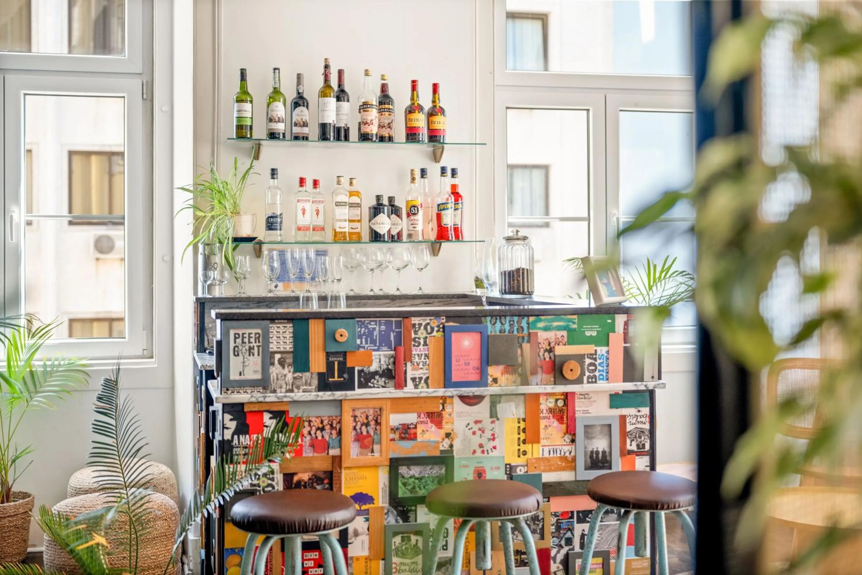 Lounge or bar in Tesouro da Baixa by Shiadu