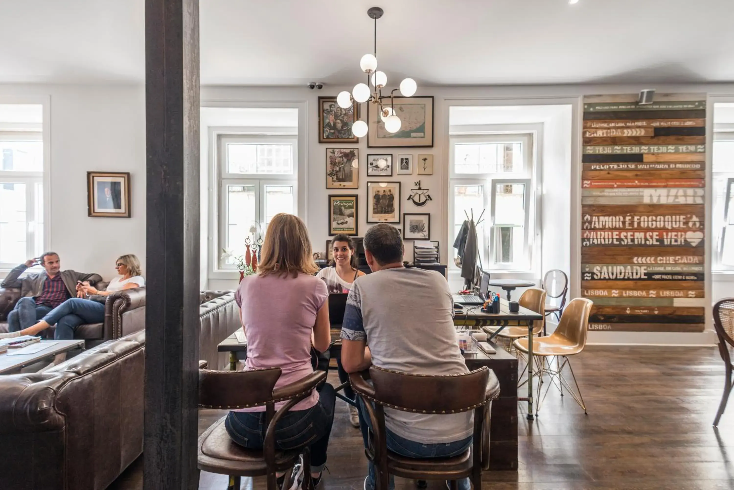 Lobby or reception in Tesouro da Baixa by Shiadu Lobby or reception in Tesouro da Baixa by Shiadu