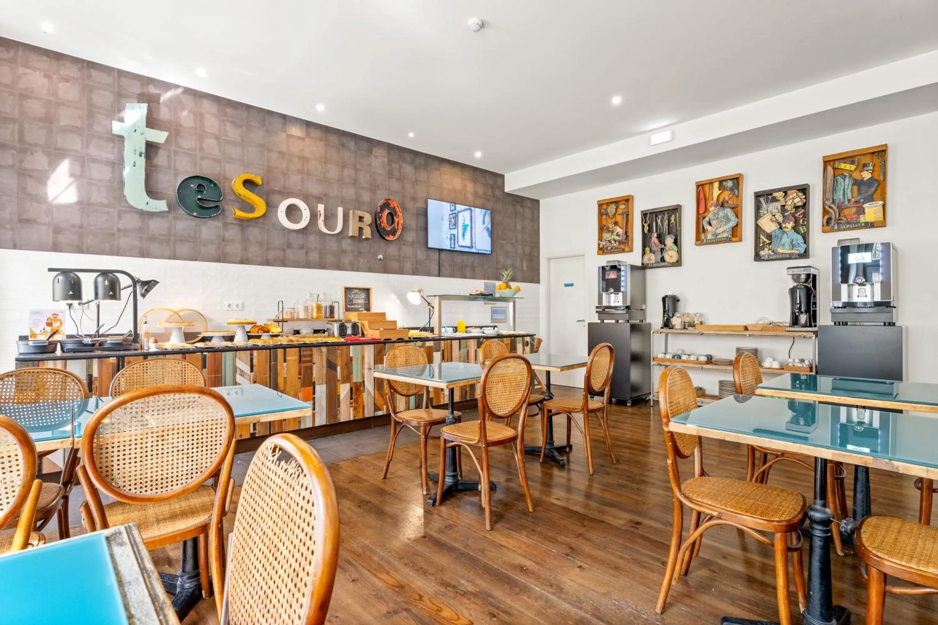 Banquet/Function facilities in Tesouro da Baixa by Shiadu