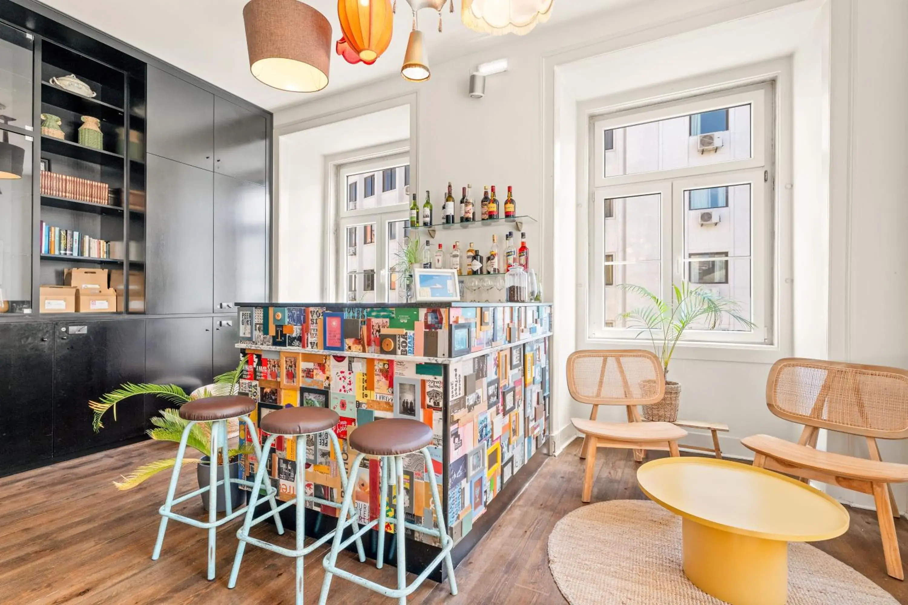 Lounge or bar in Tesouro da Baixa by Shiadu Lounge or bar in Tesouro da Baixa by Shiadu