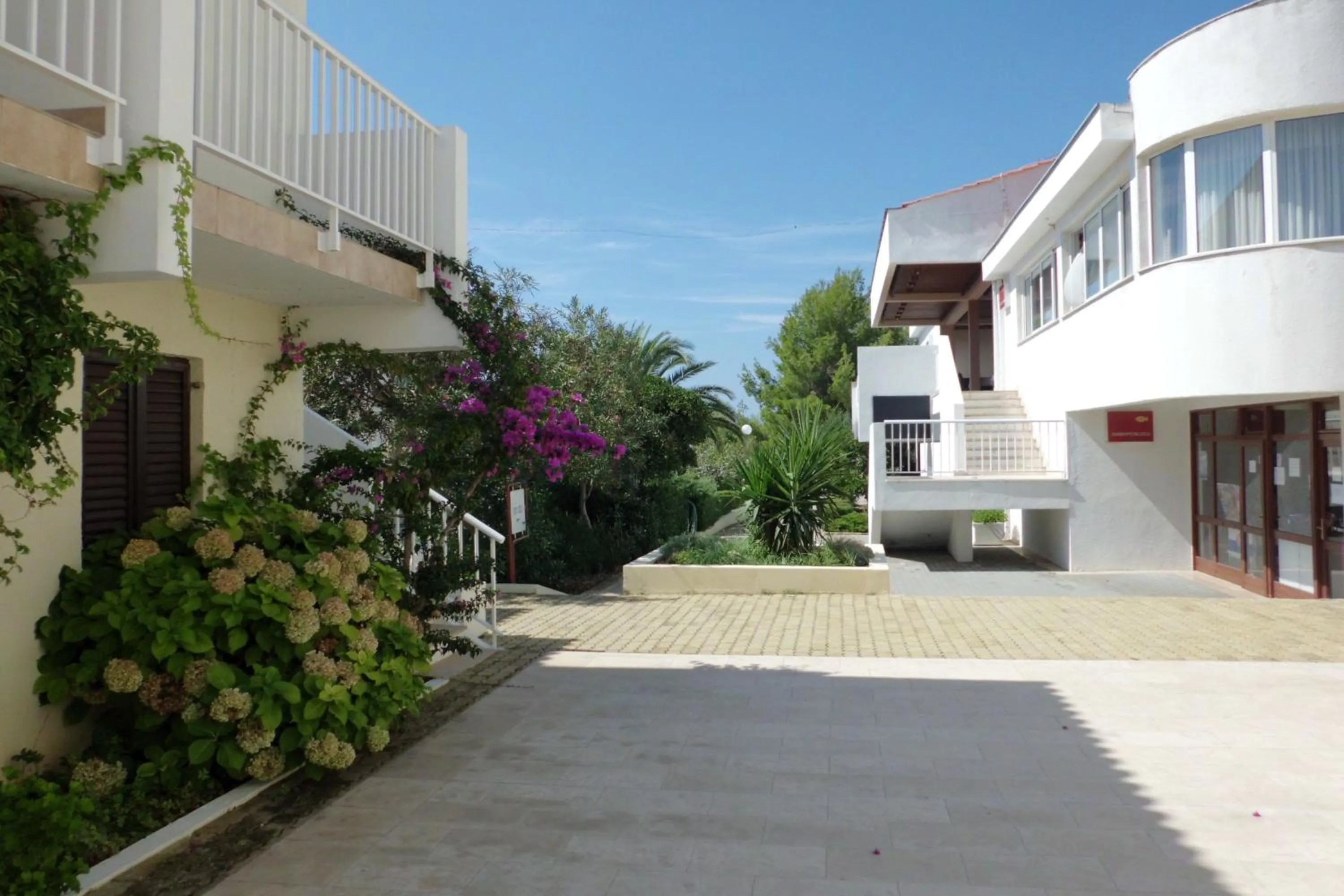 Facade/entrance in Hotel Priscapac Resort & Apartments