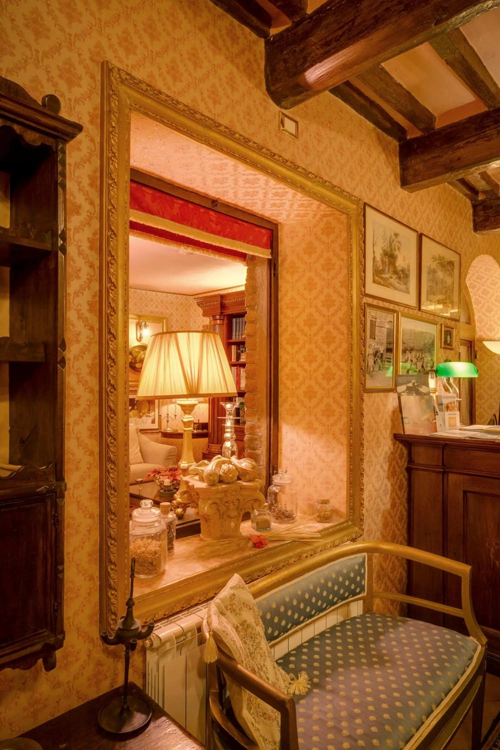 Lobby or reception in Relais Antica Locanda La Diligenza