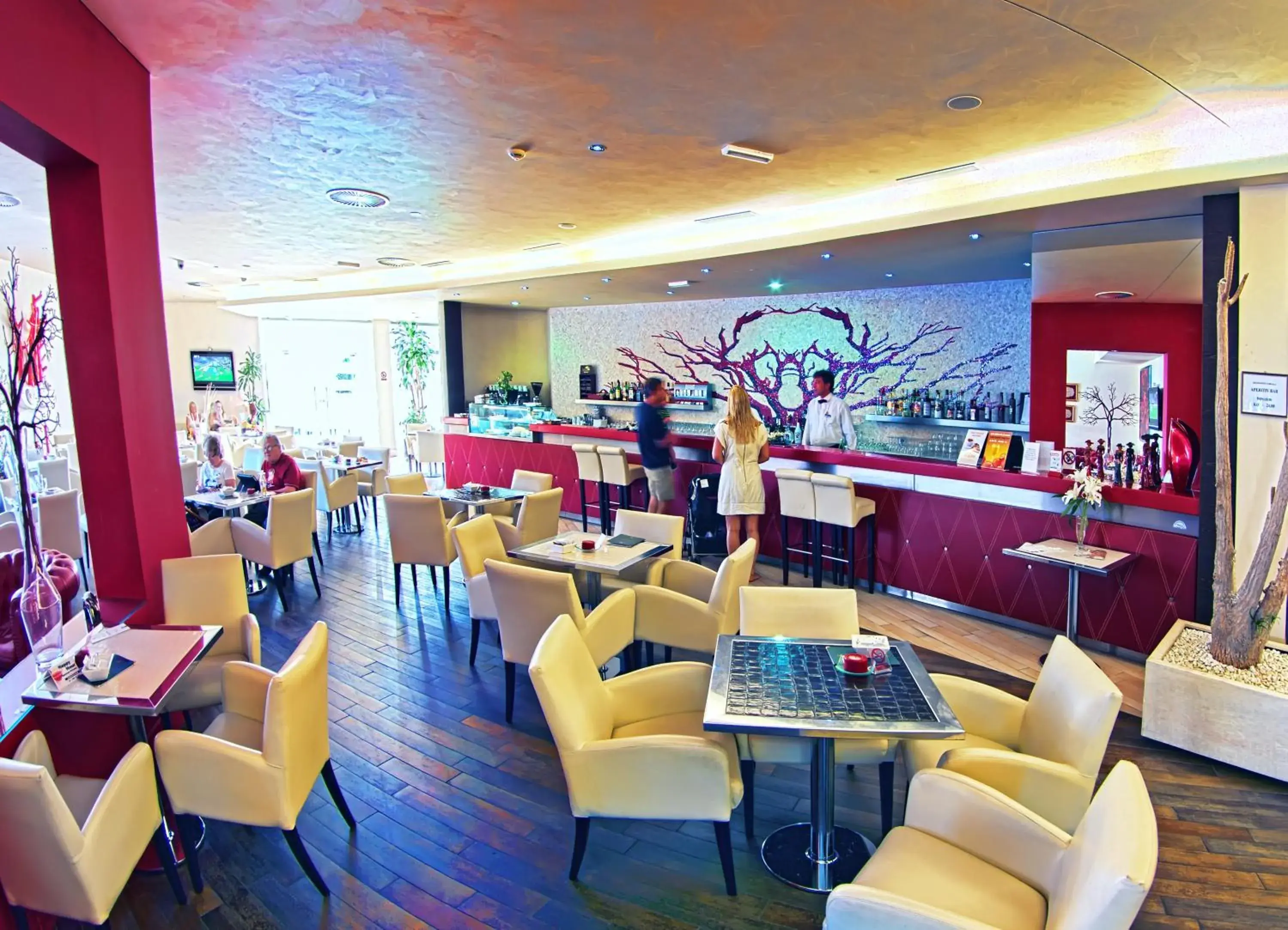 Lounge or bar in Grand Hotel Park Lounge or bar in Grand Hotel Park