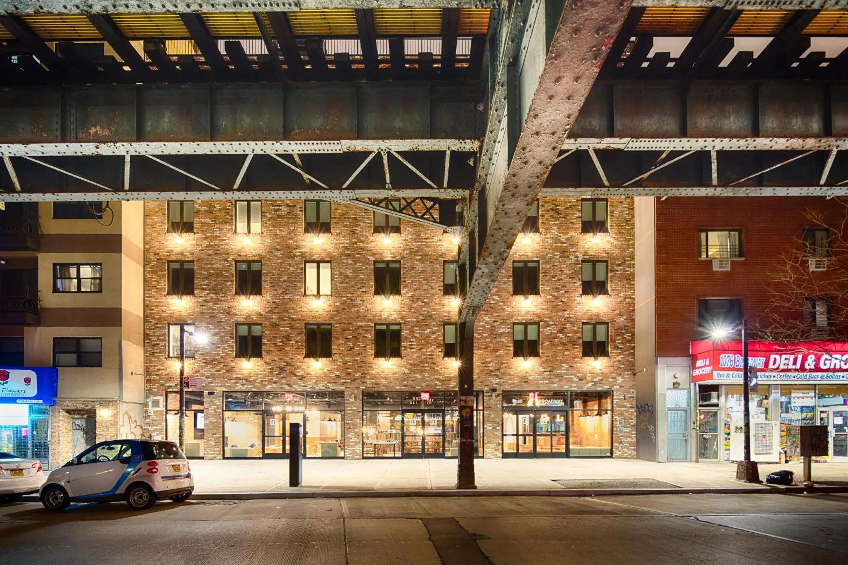 Property building in Hotel 1080 Property building in Hotel 1080