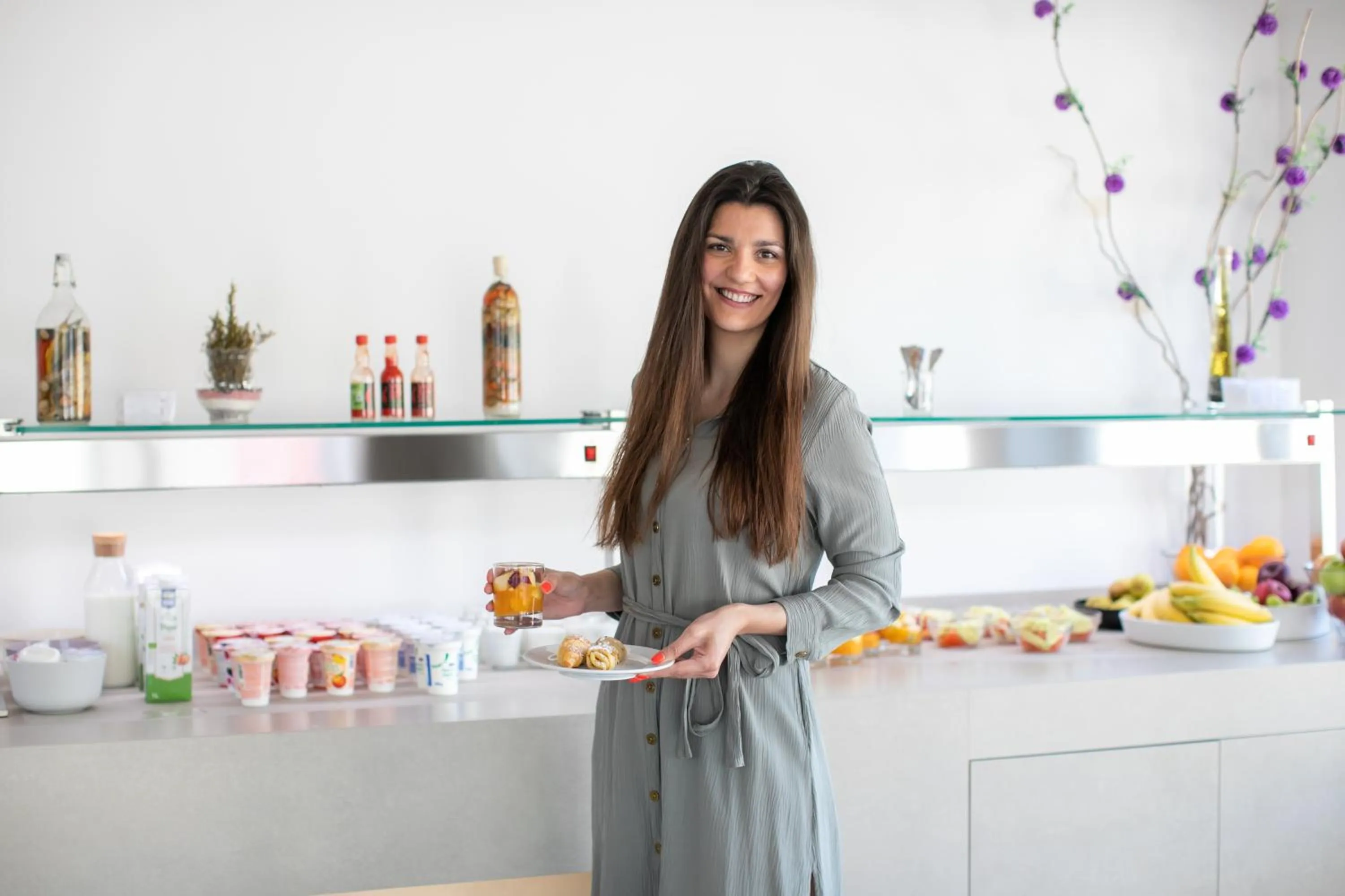 Restaurant/places to eat in Hotel Manora