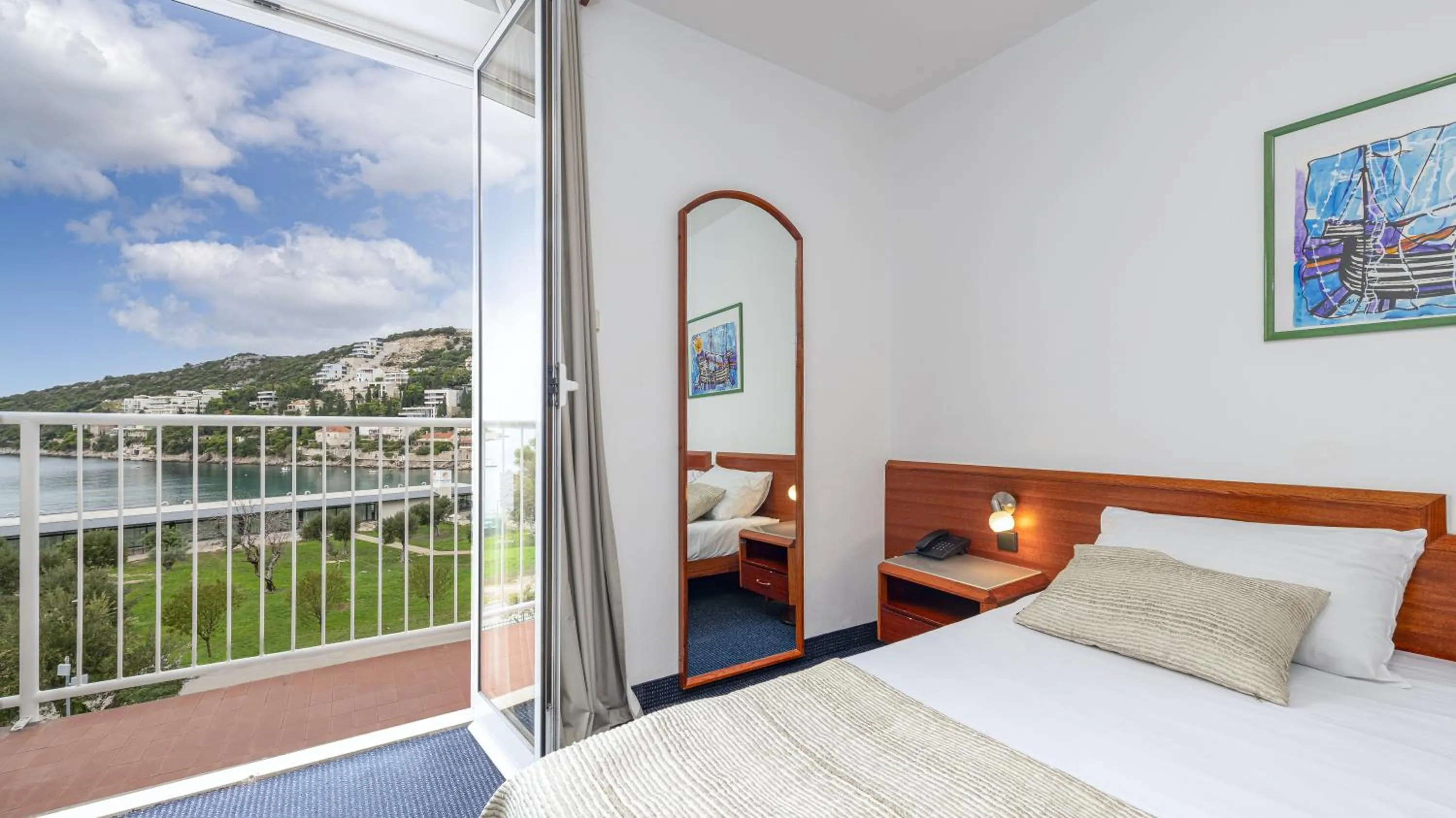 Bed in Hotel Komodor