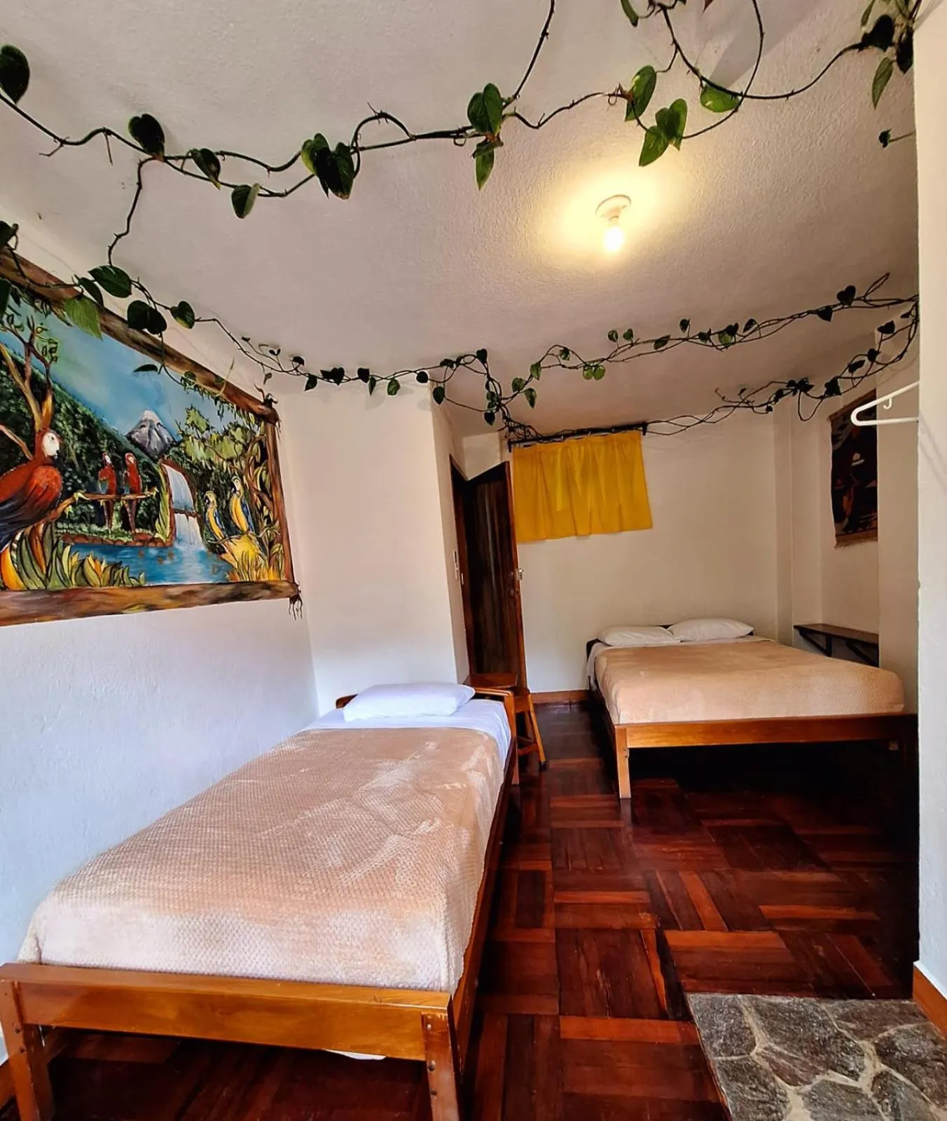 Twin Room in Hostal Chimenea