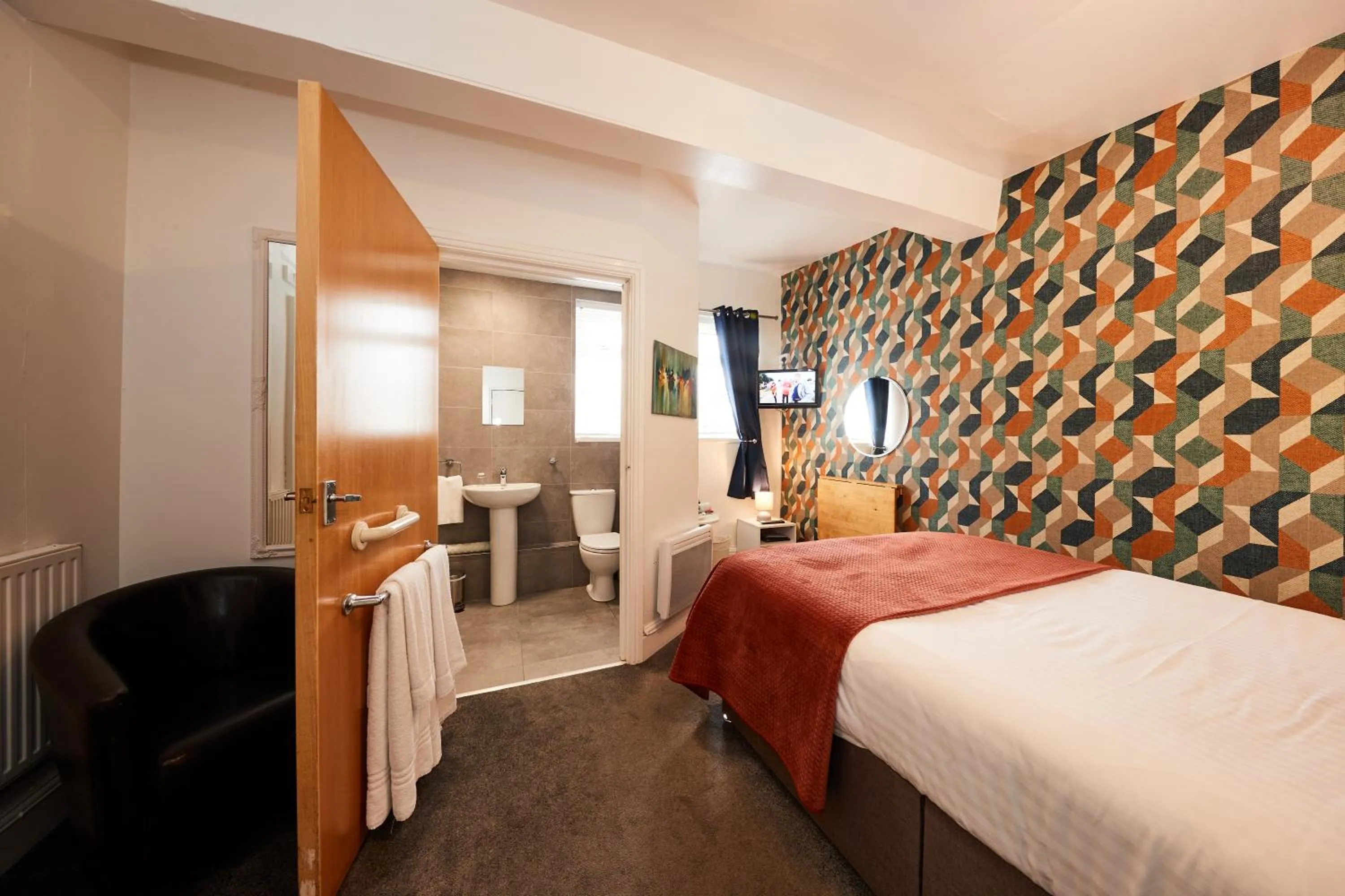 Bedroom, Bed in The Forest Lodge