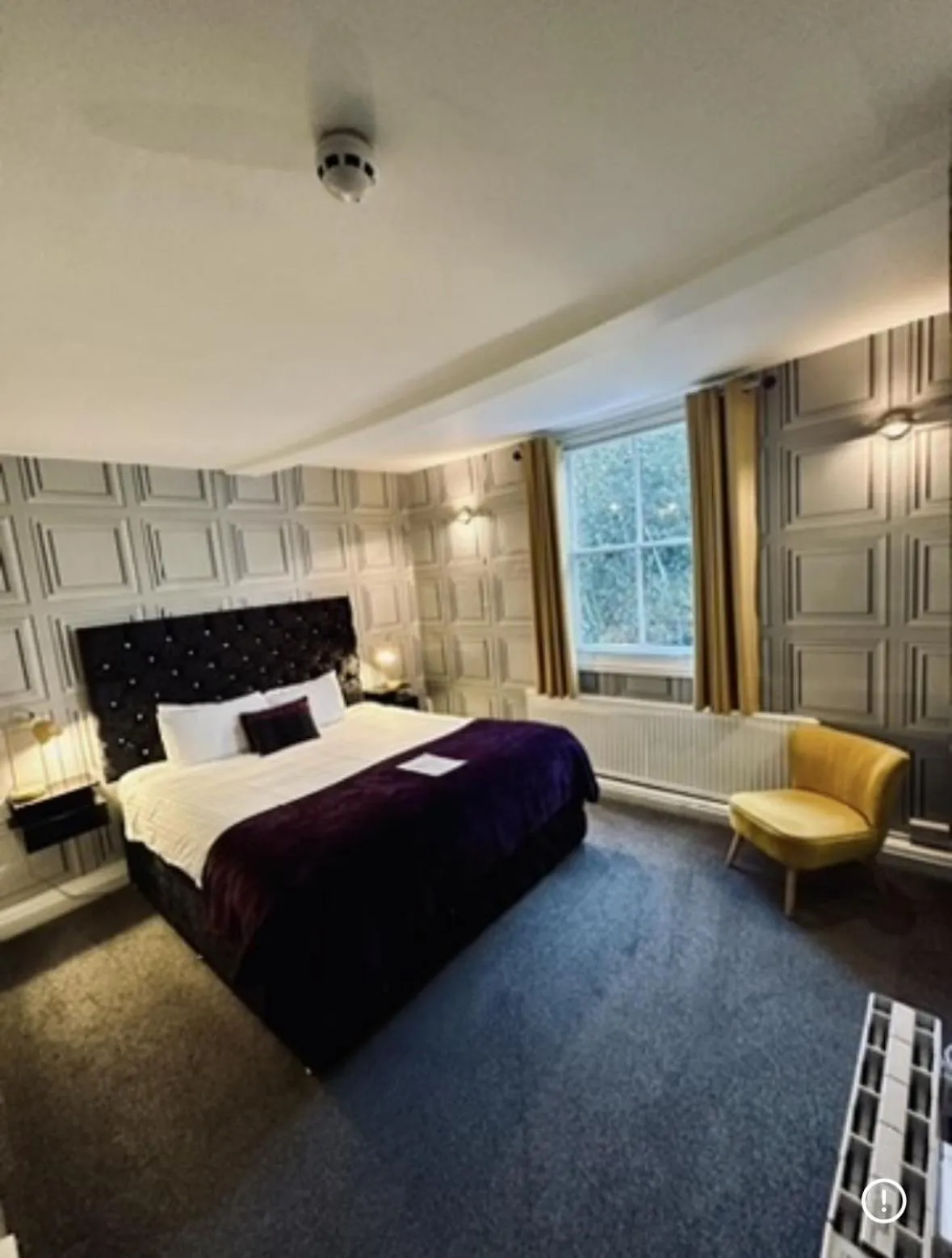 Quiet street view, Bed in The Forest Lodge