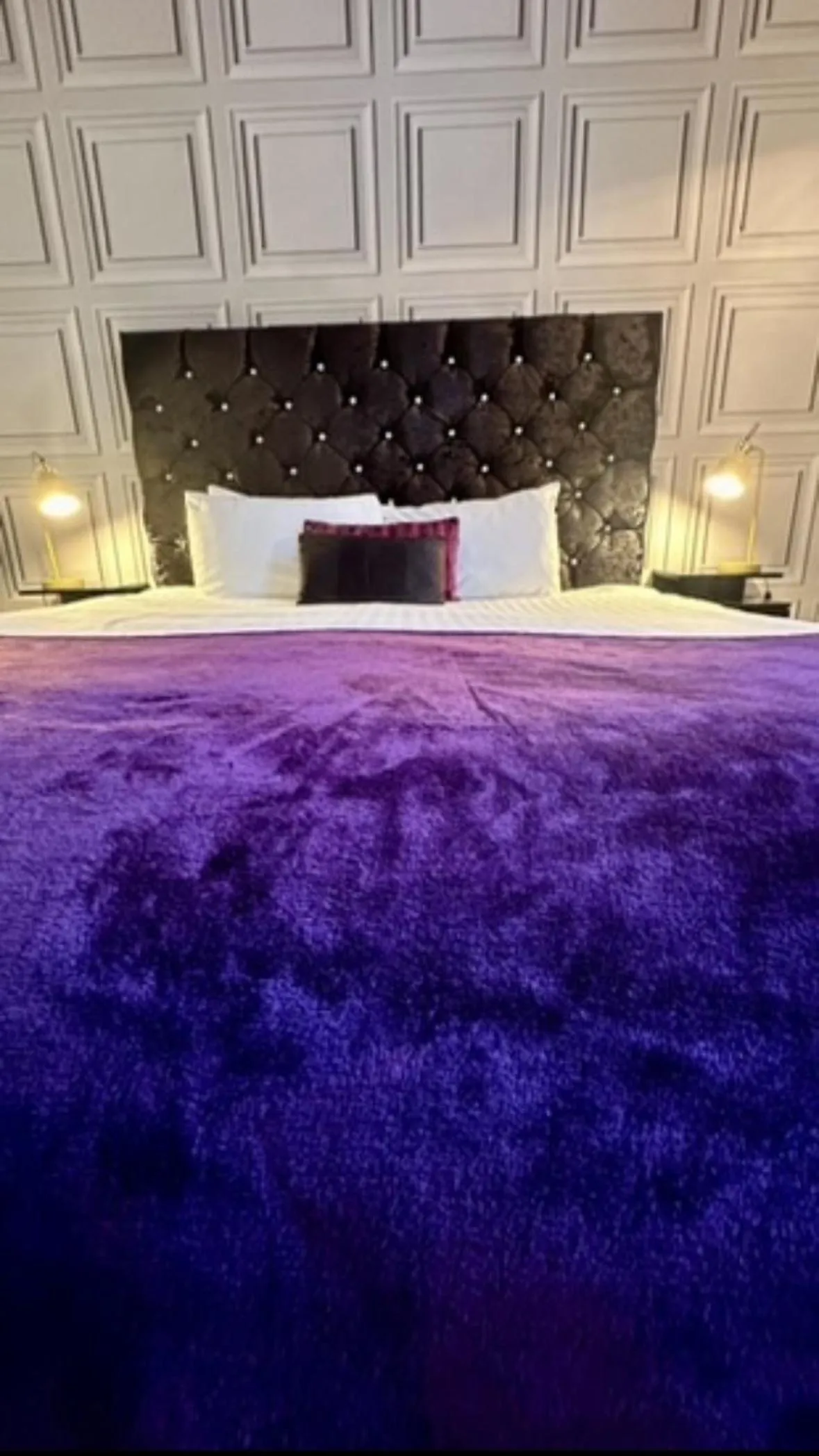 Bed in The Forest Lodge