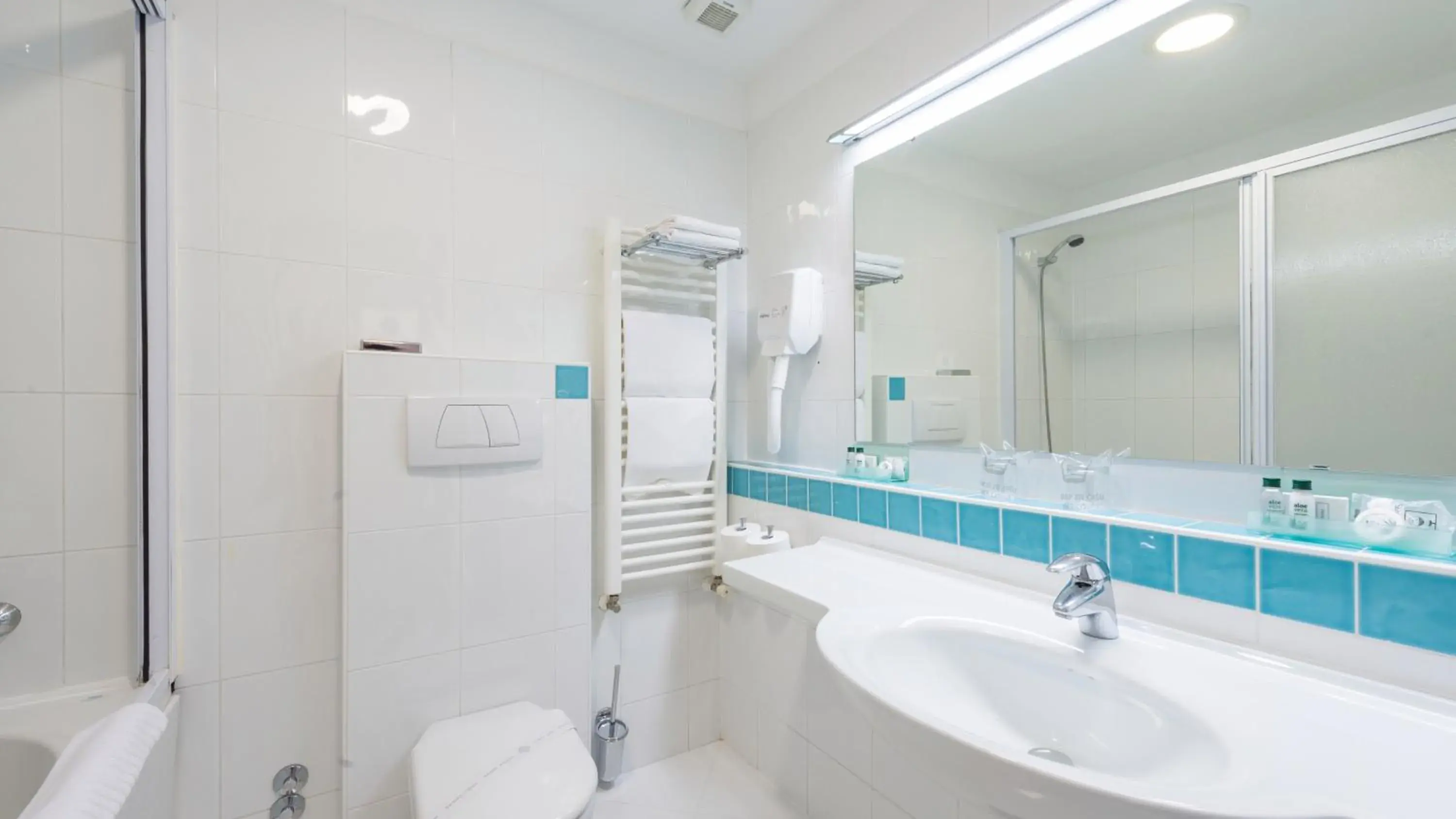 Bathroom in Hotel Uvala Bathroom in Hotel Uvala