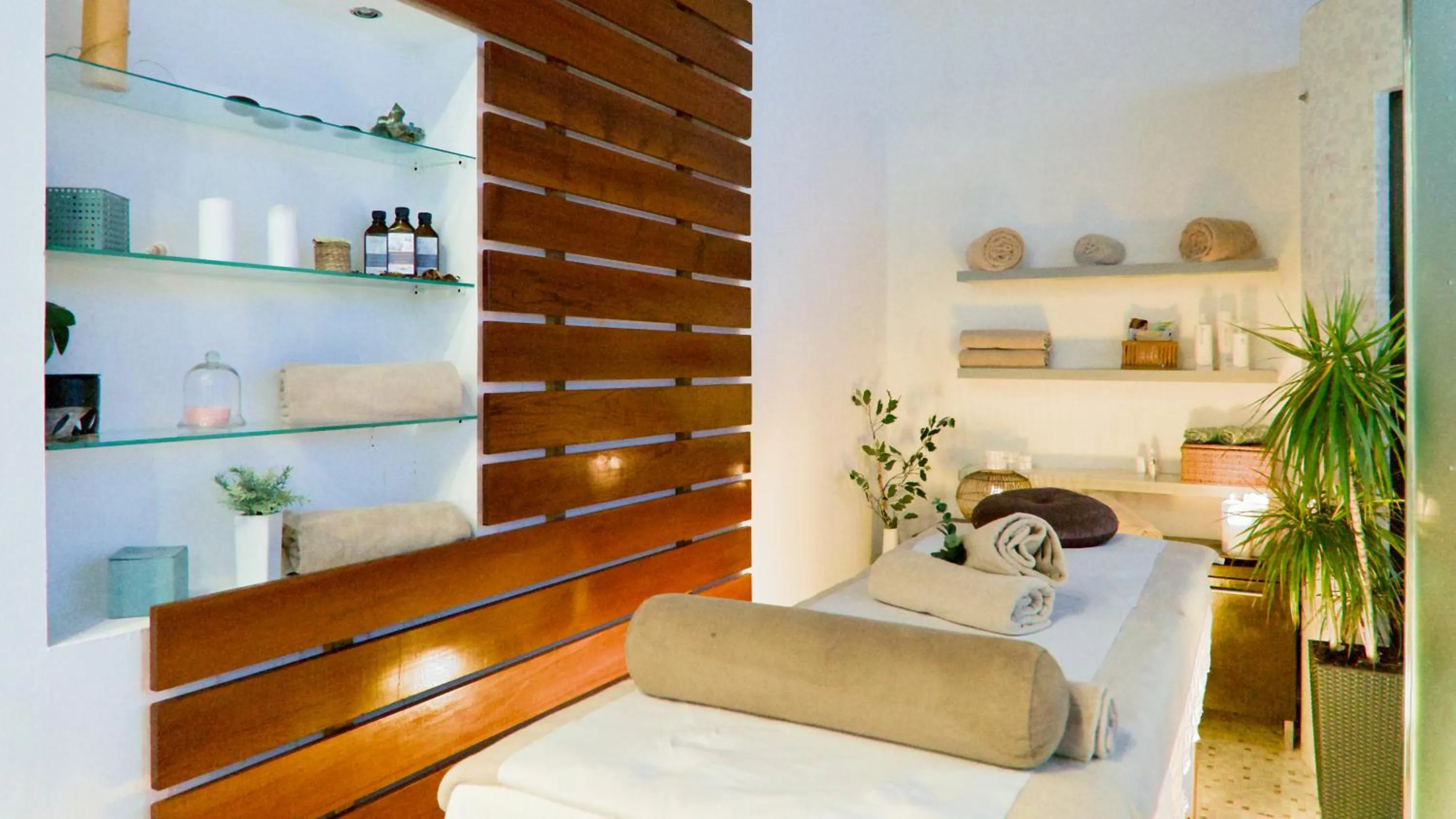 Massage, Bed in Hotel Uvala