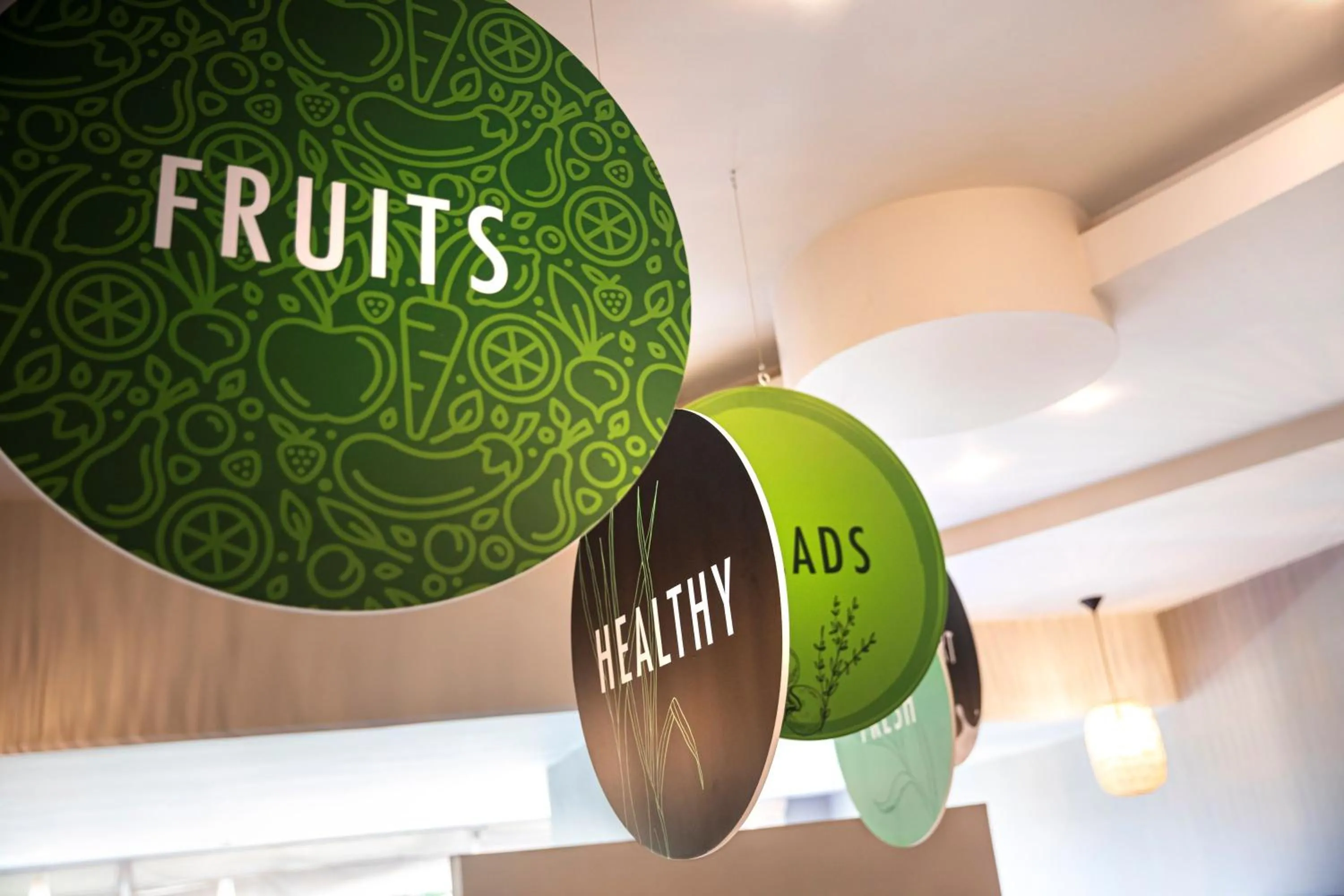 Restaurant/places to eat in Rubin Hotel