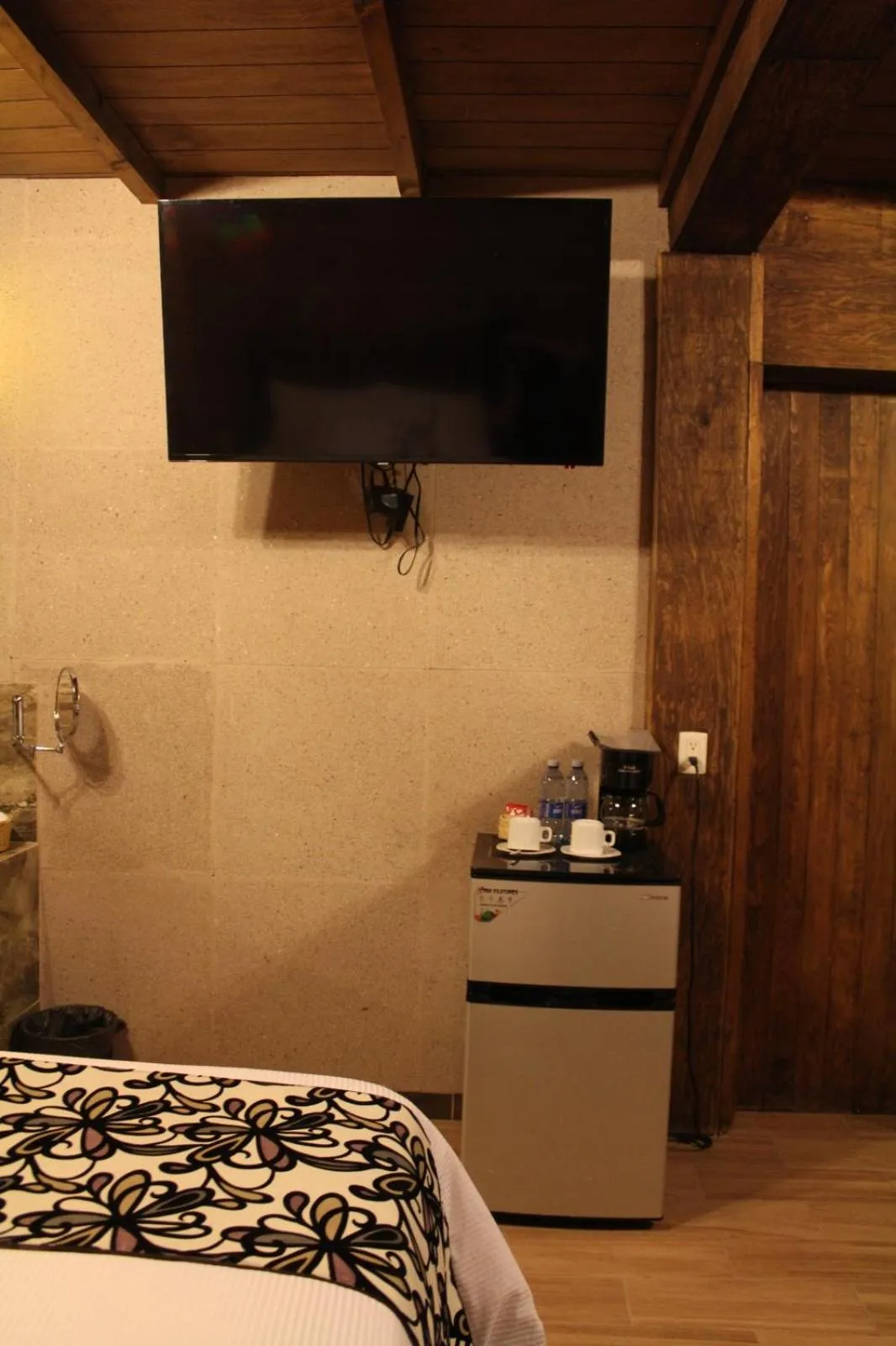 TV and multimedia, Bed in Hotel Real Nirvana