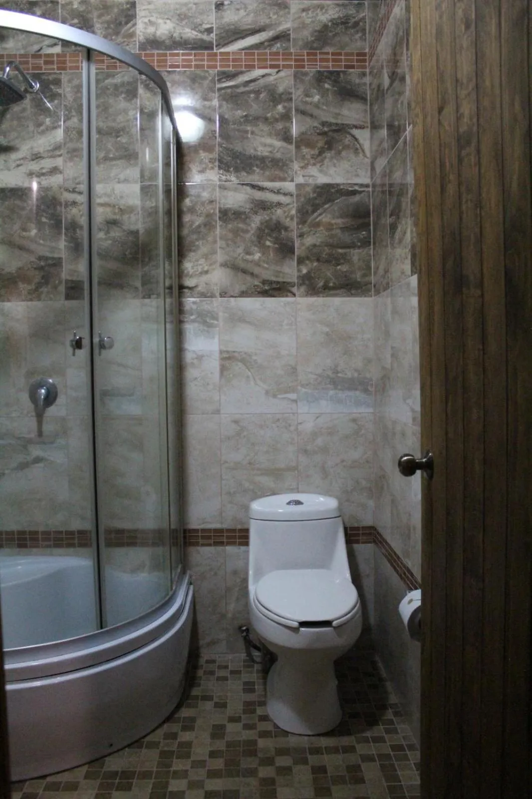 Shower in Hotel Real Nirvana