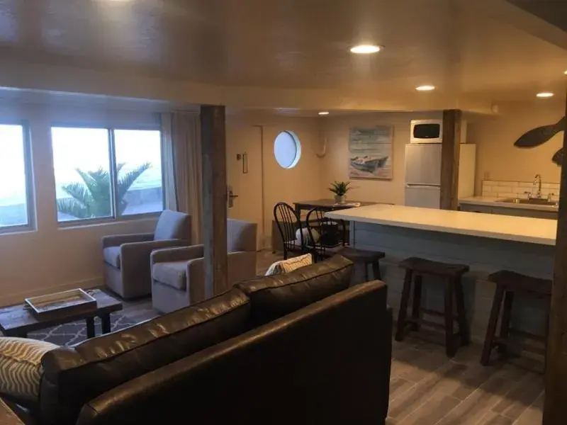 Living room in Capitola Venetian Vacation Rentals Living room in Capitola Venetian Vacation Rentals