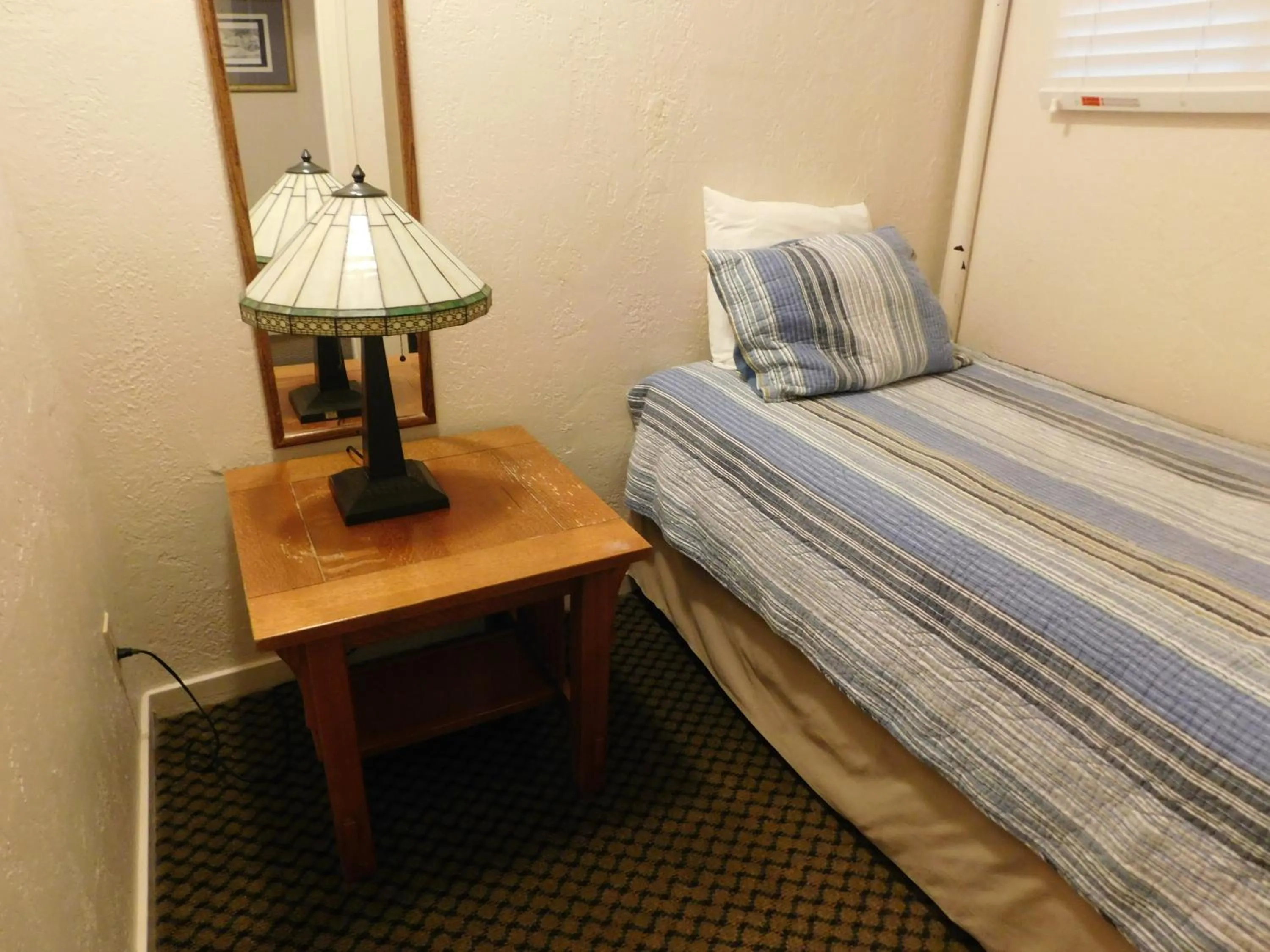 Bed in Capitola Venetian Vacation Rentals