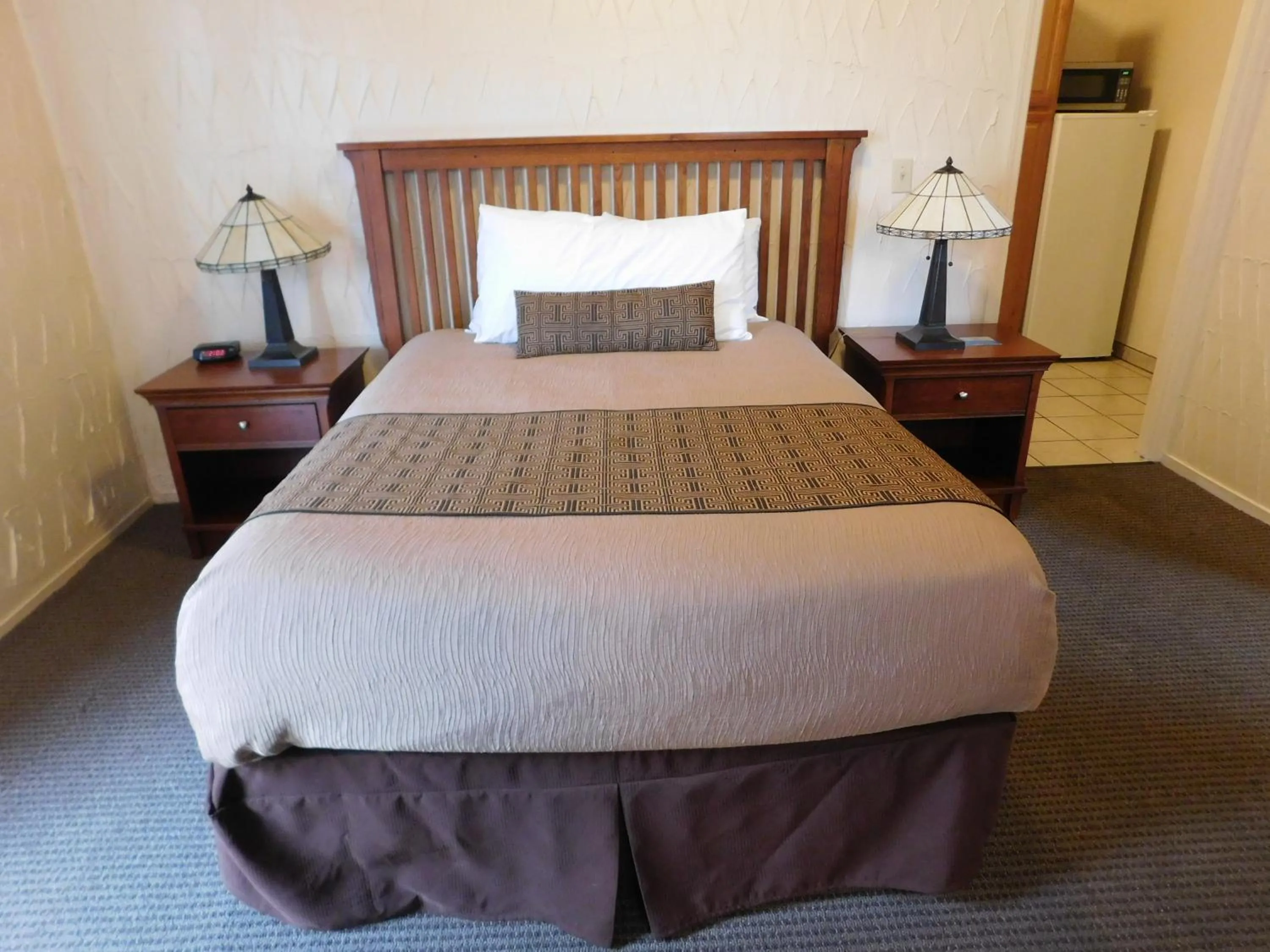 Bed in Capitola Venetian Vacation Rentals