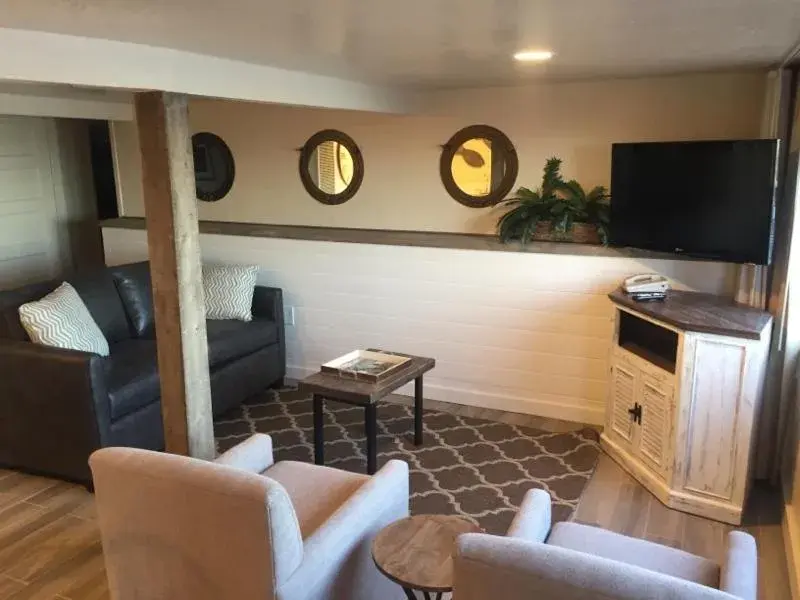 Living room in Capitola Venetian Vacation Rentals Living room in Capitola Venetian Vacation Rentals