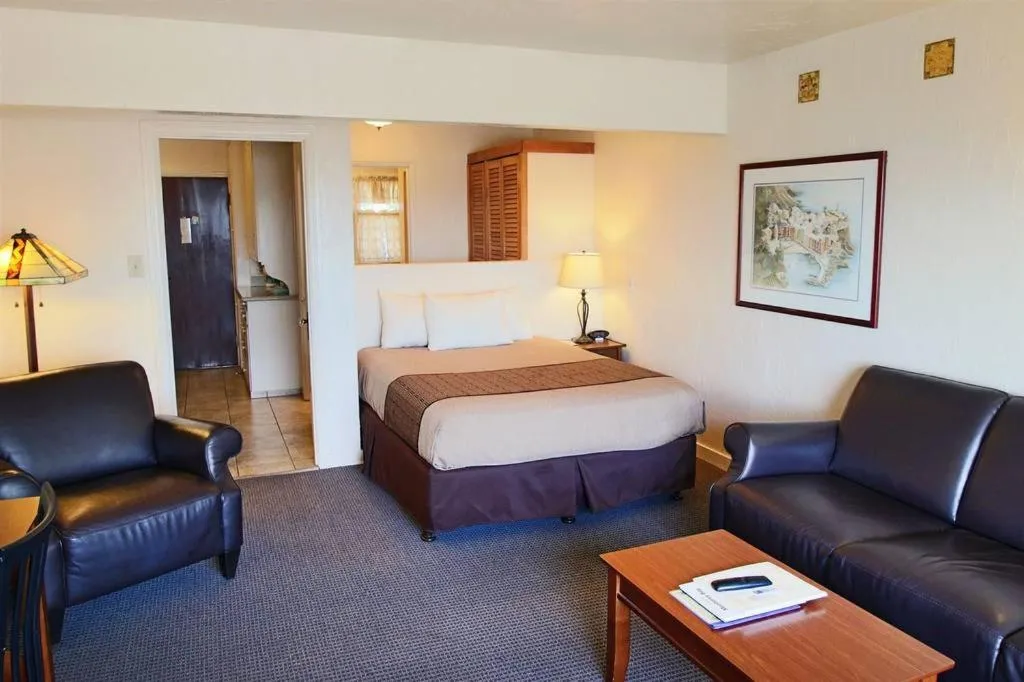 Bed in Capitola Venetian Vacation Rentals