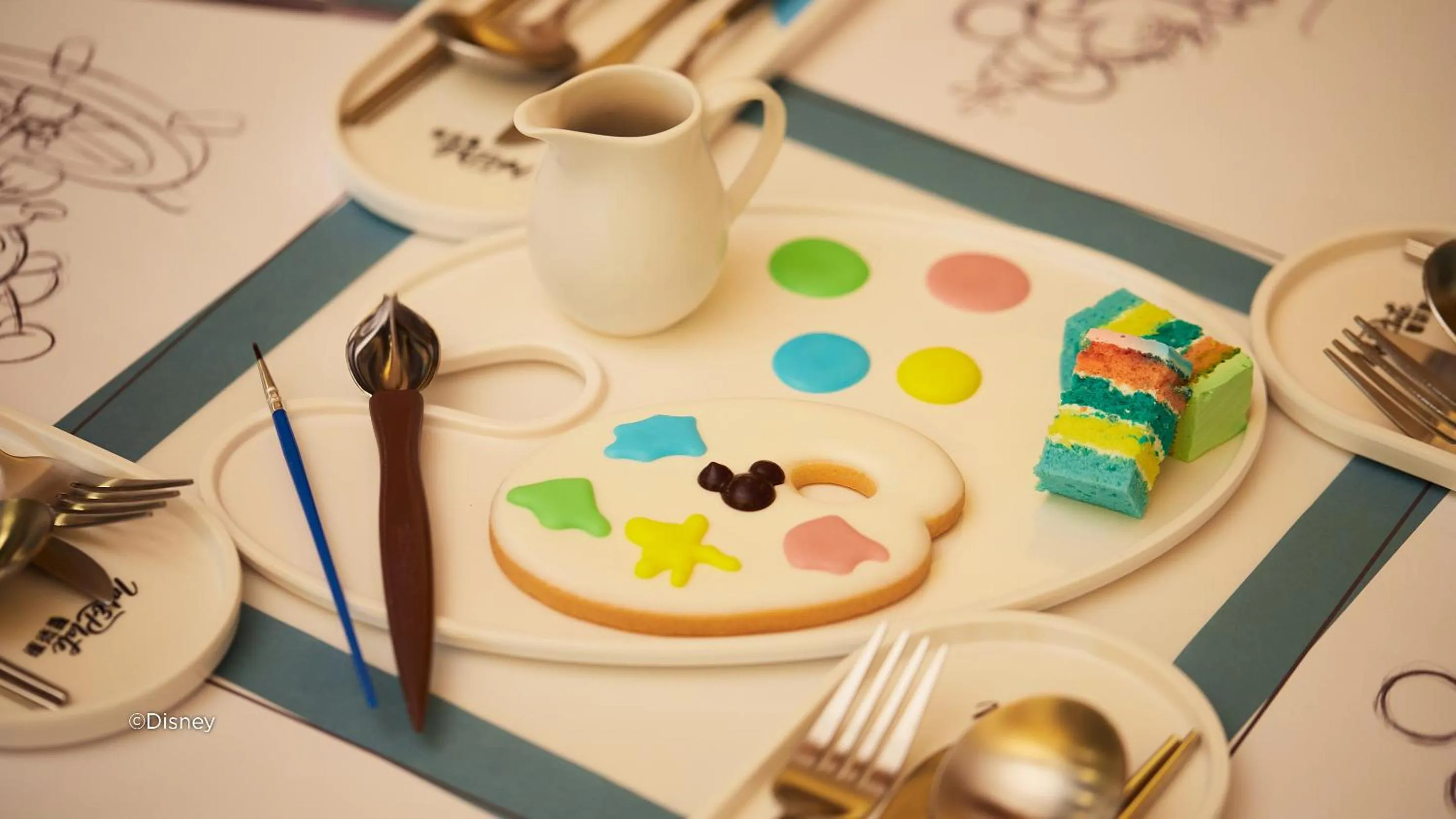 Restaurant/places to eat in Disney's Hollywood Hotel