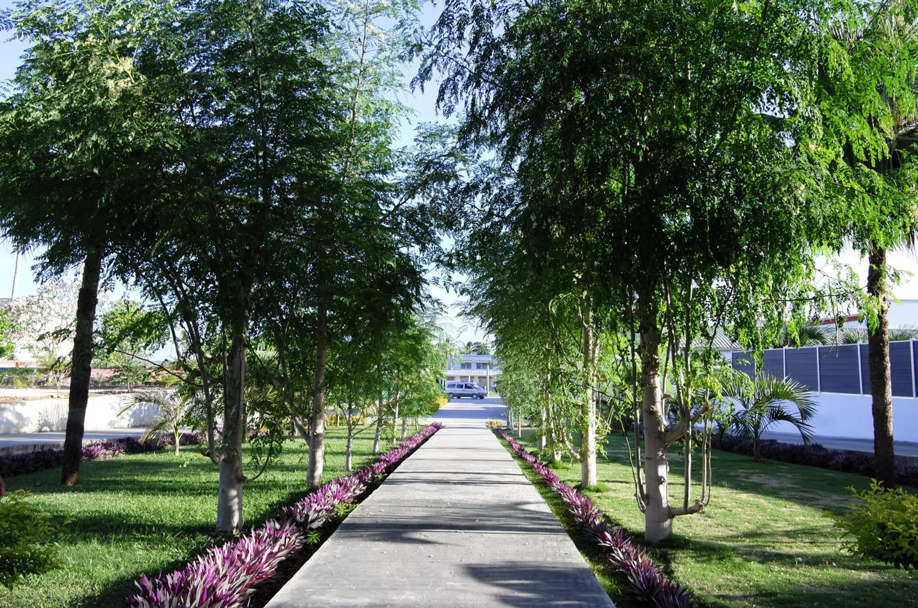 Day in Luganvilla Business Hotel and Restaurant