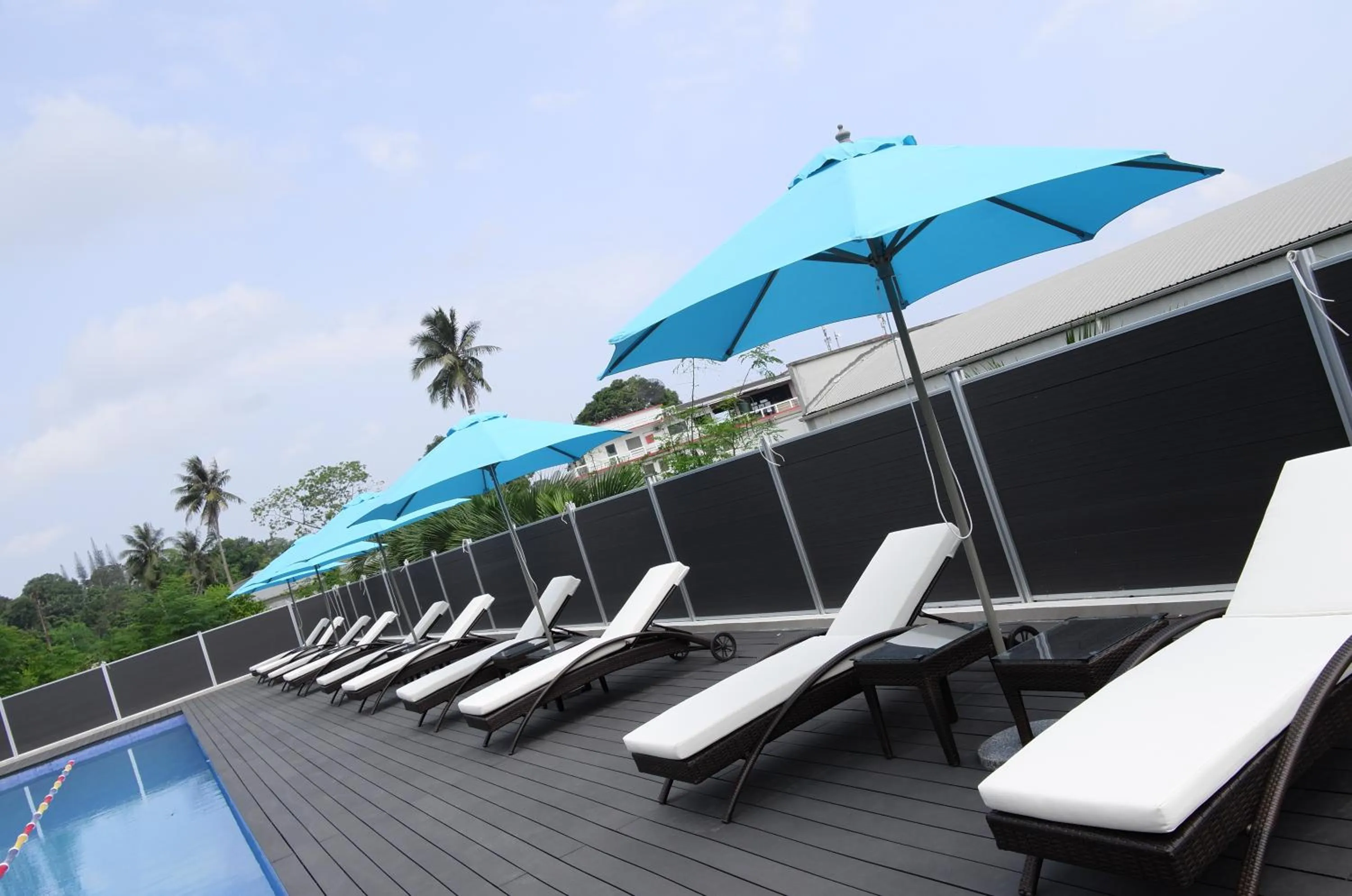 Swimming pool in Luganvilla Business Hotel and Restaurant