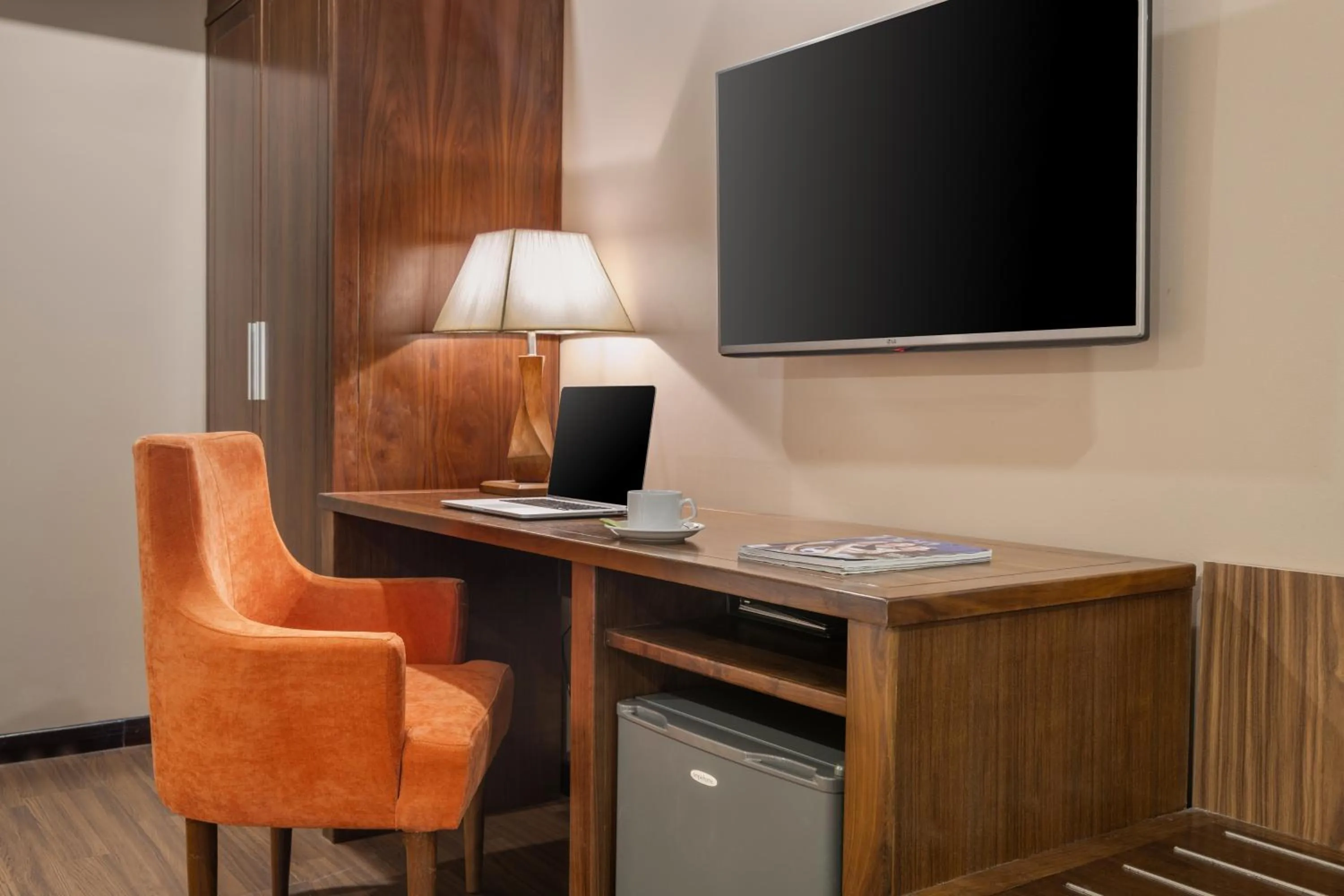 Yarra Ocean Suites Danang