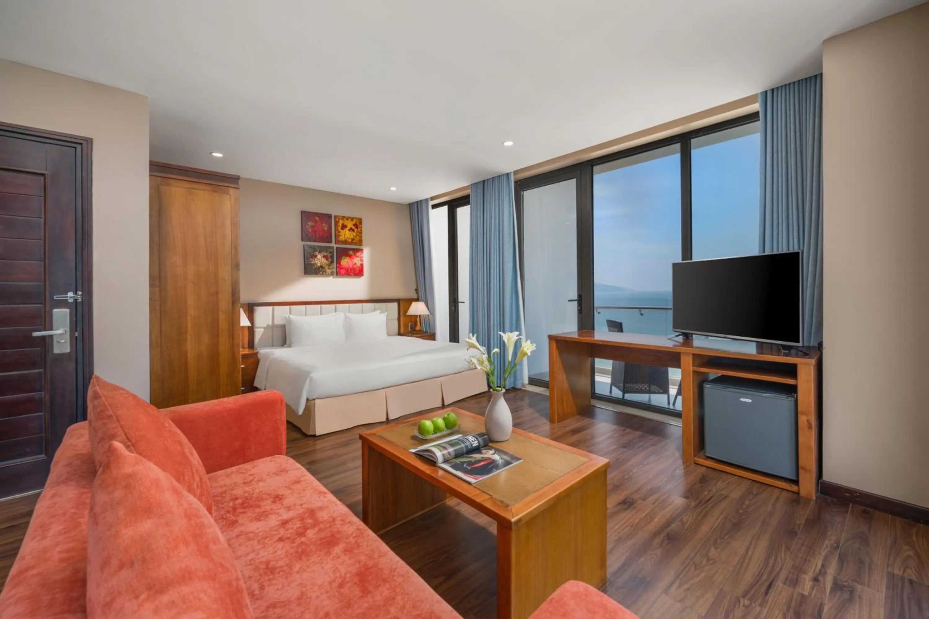 Bed in Yarra Ocean Suites Danang