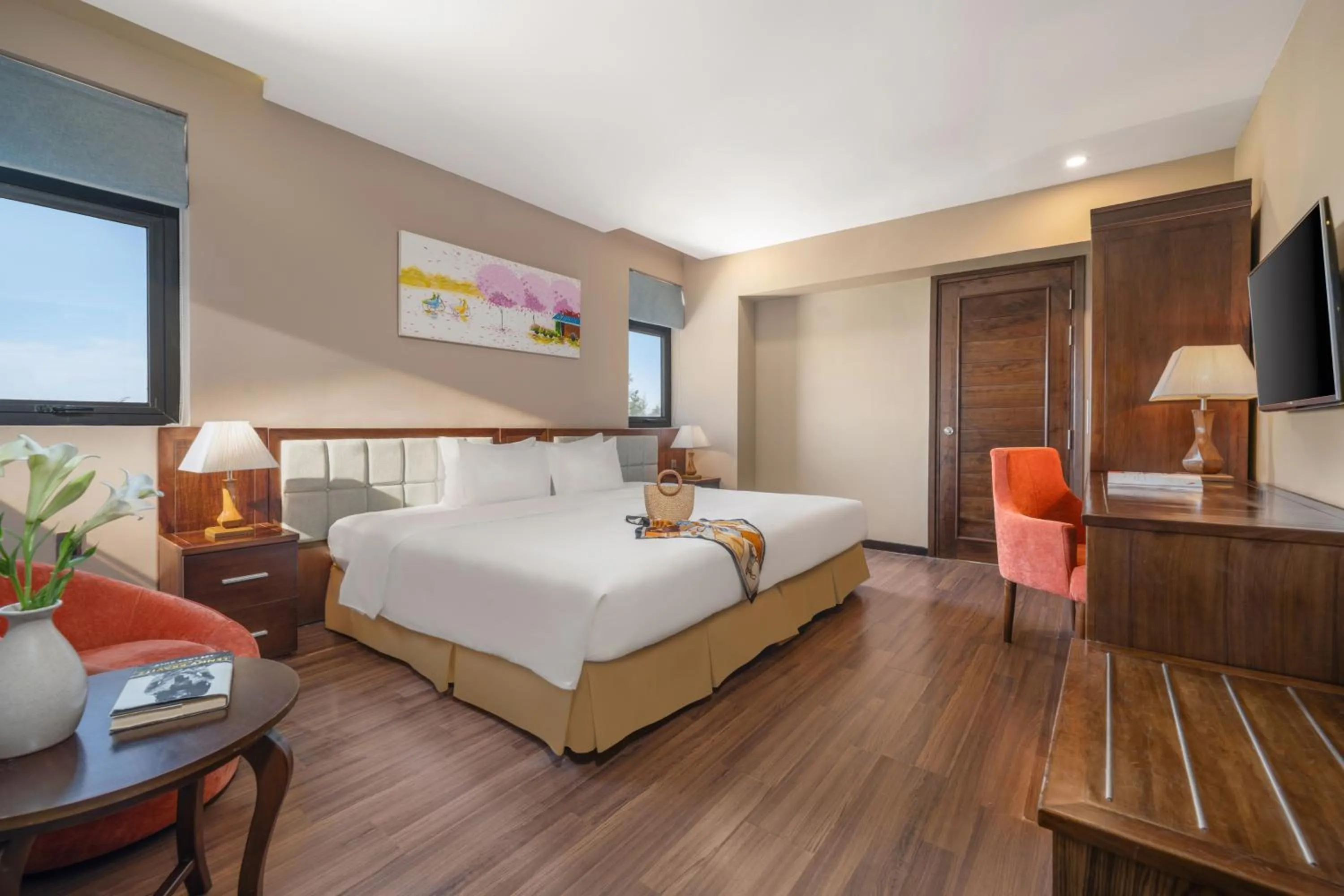 Deluxe Twin Room in Yarra Ocean Suites Danang