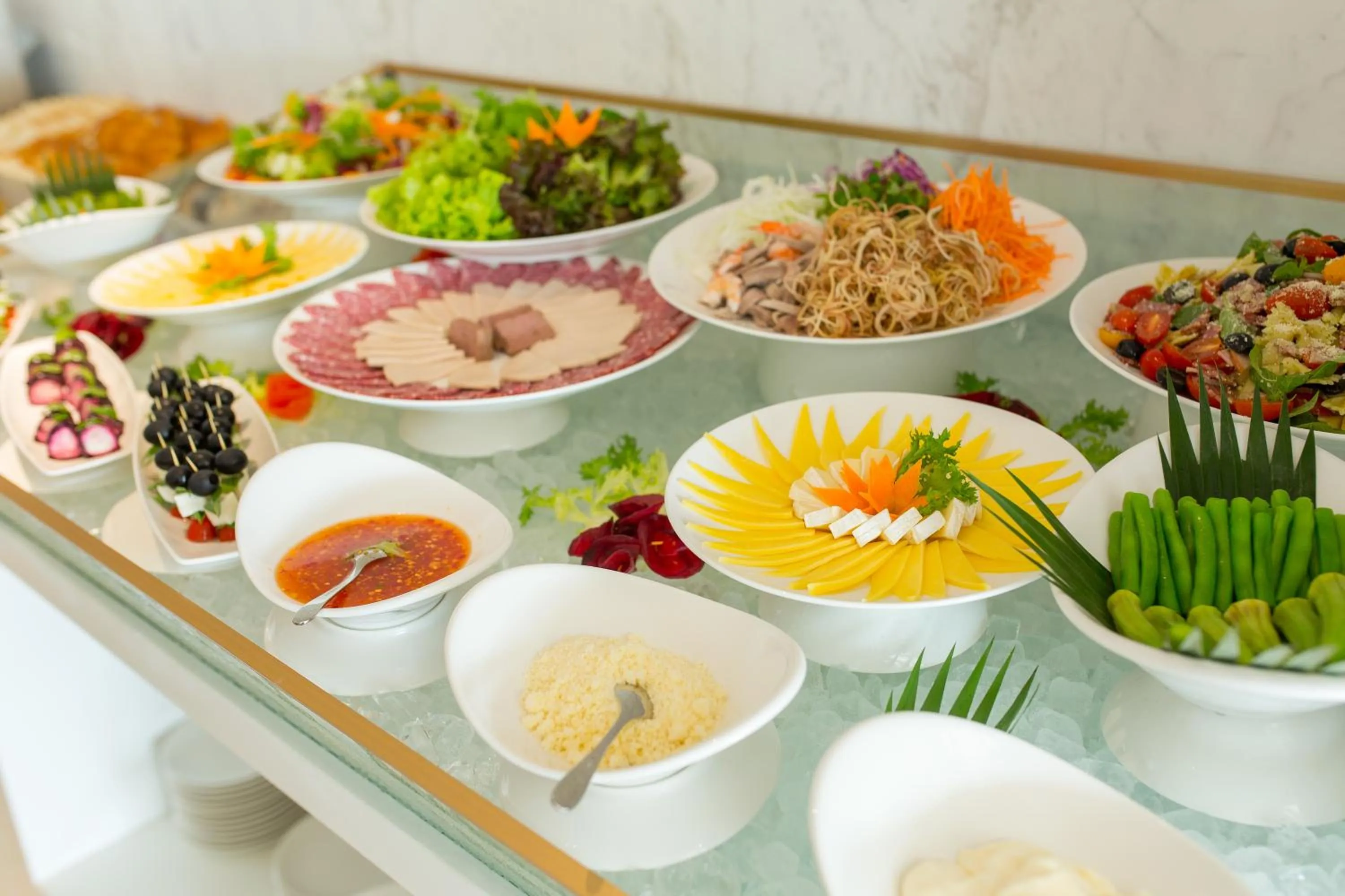 Buffet breakfast in Yarra Ocean Suites Danang