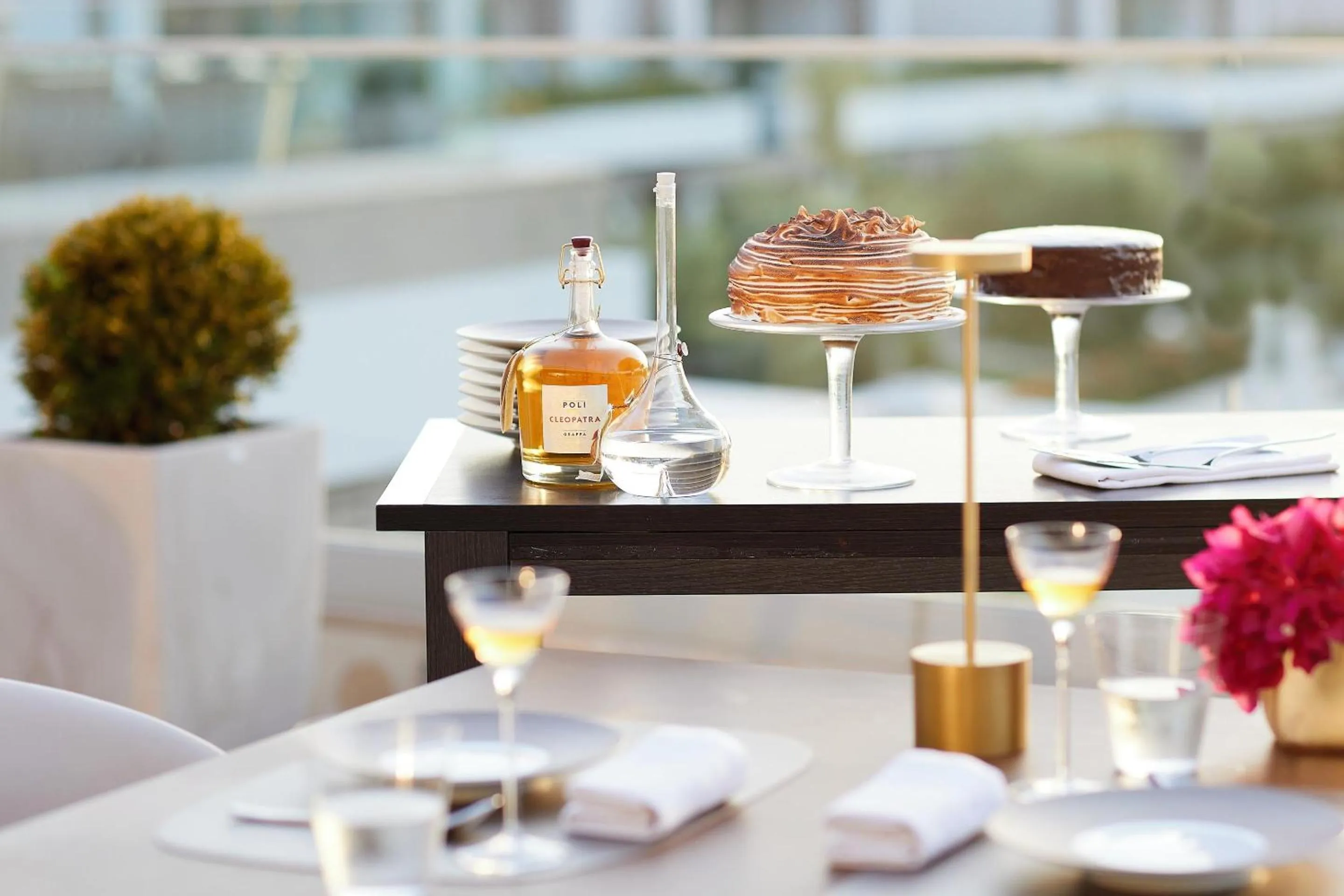 Restaurant/places to eat in Sani Dunes