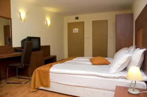 Hotel 4 Zona
