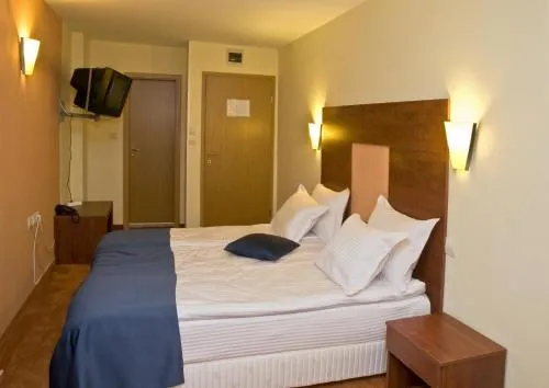 Hotel 4 Zona