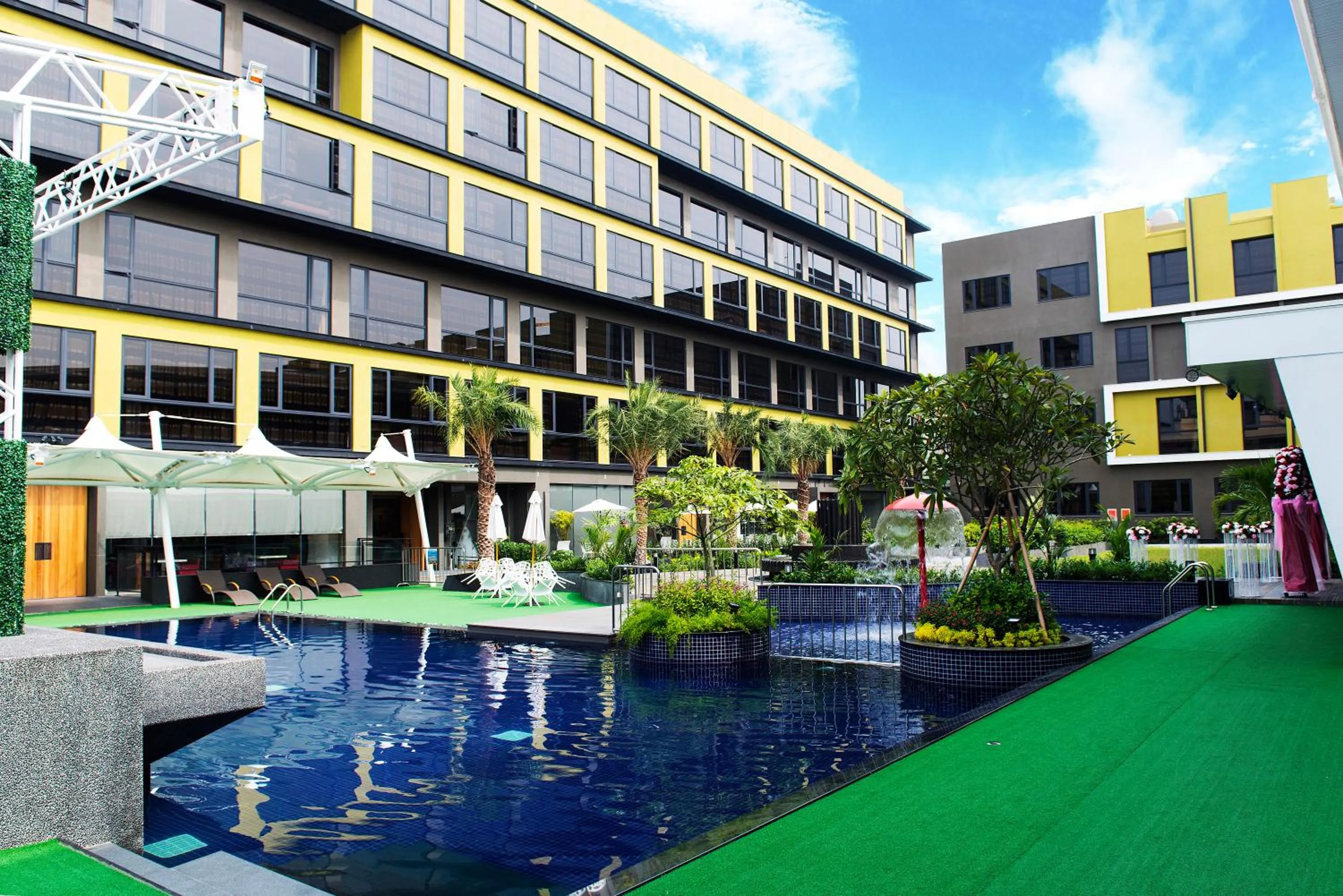 Swimming pool in Look Royal Resort