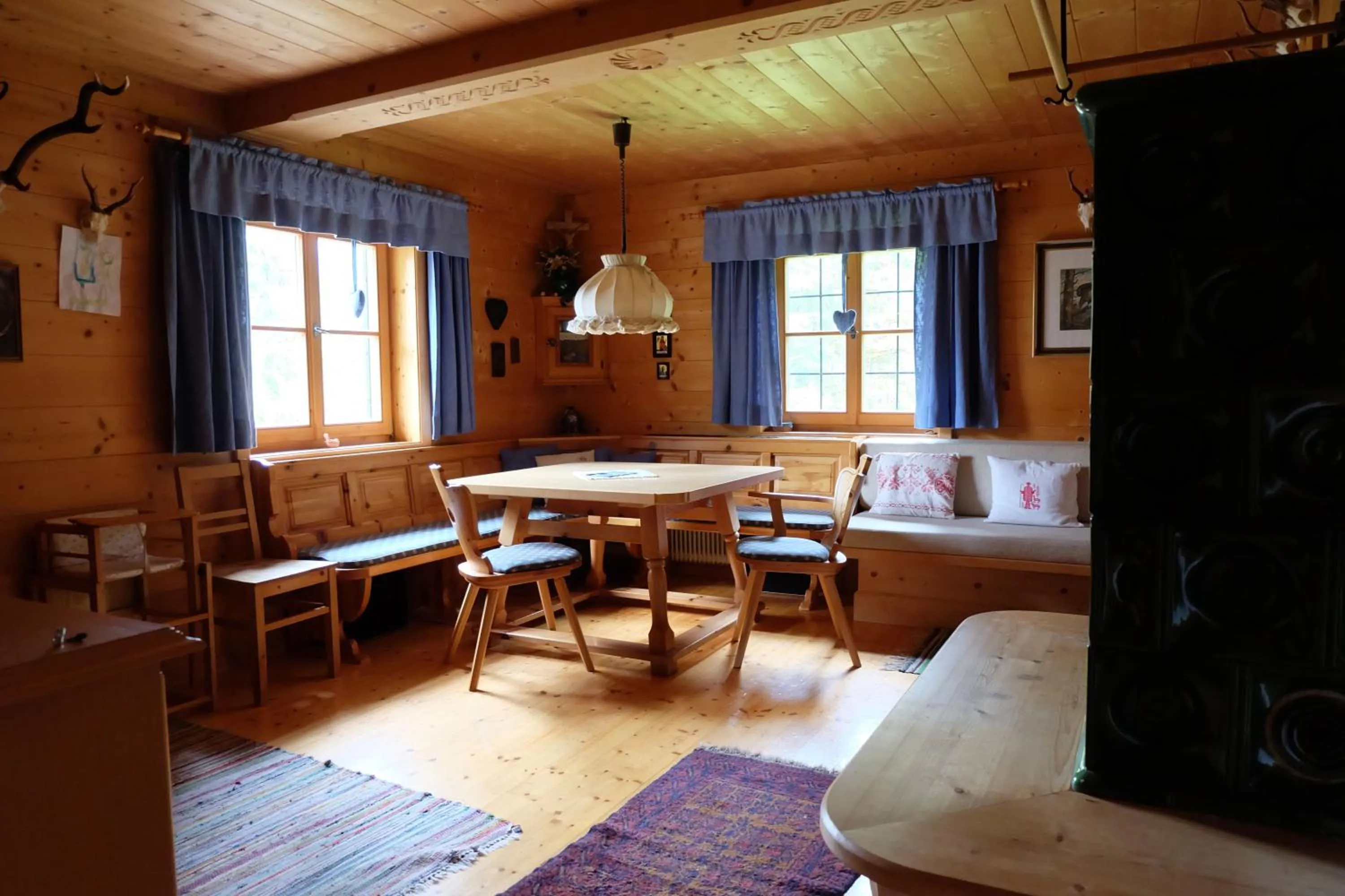 Dining area, Bed in Ferienhaus Heutal