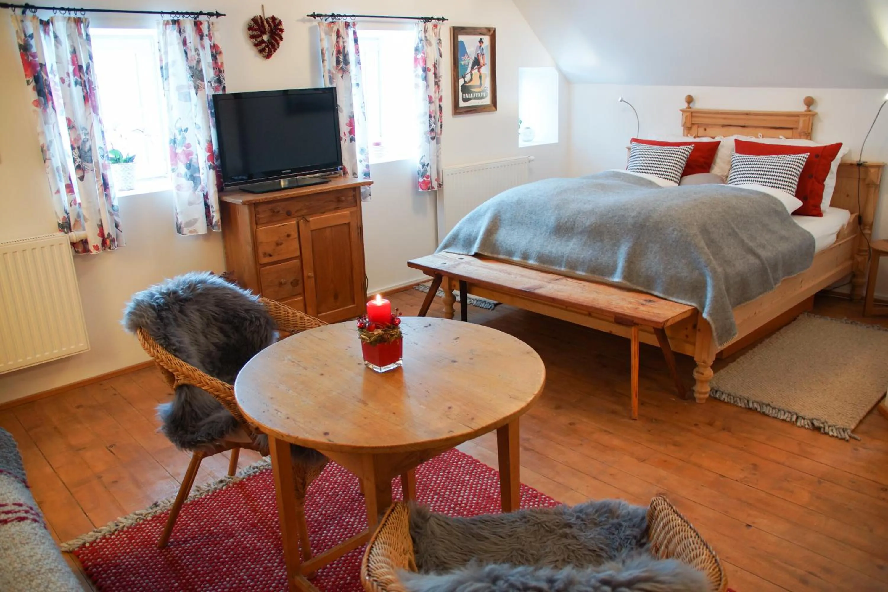 Photo of the whole room, Bed in Landlust Ischl