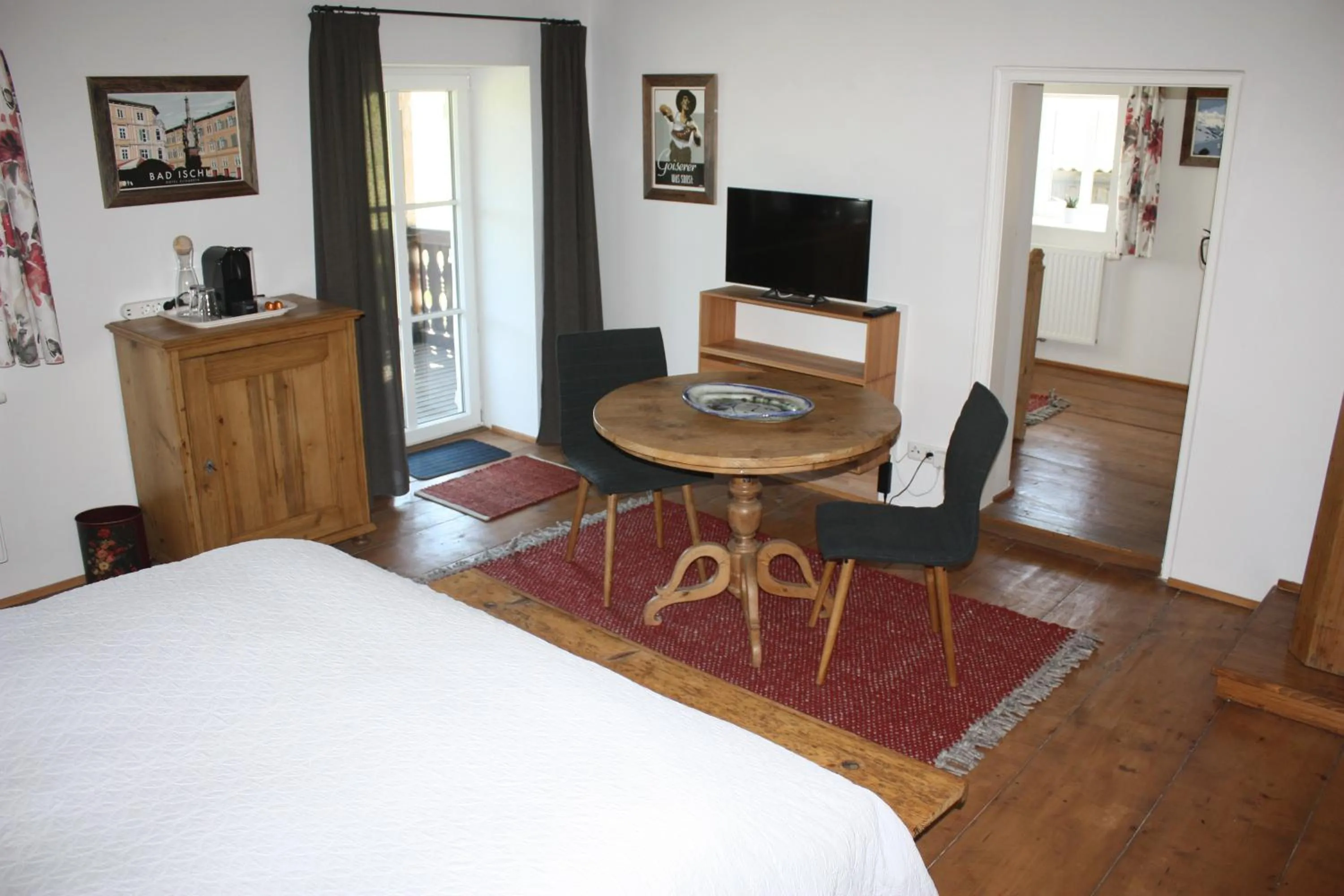 Photo of the whole room, Bed in Landlust Ischl
