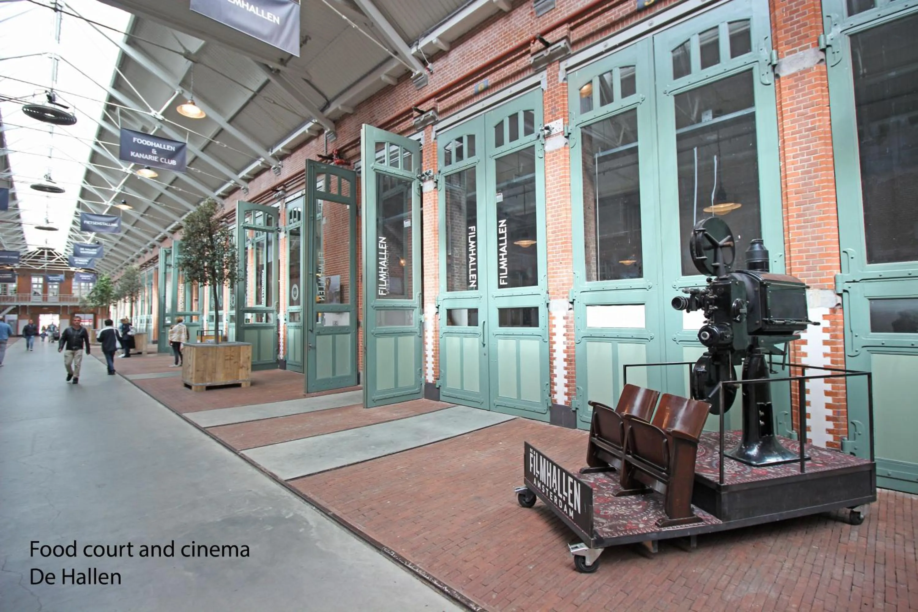 Neighbourhood in New monumental garden view Studio