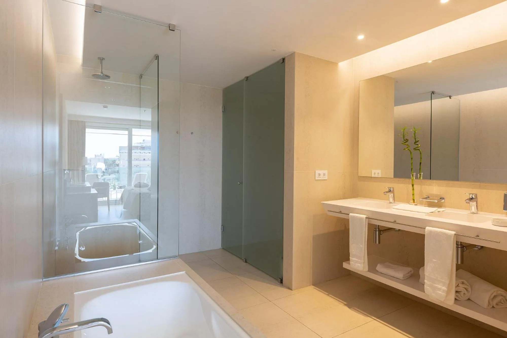 Shower in Hipotels Gran Playa de Palma