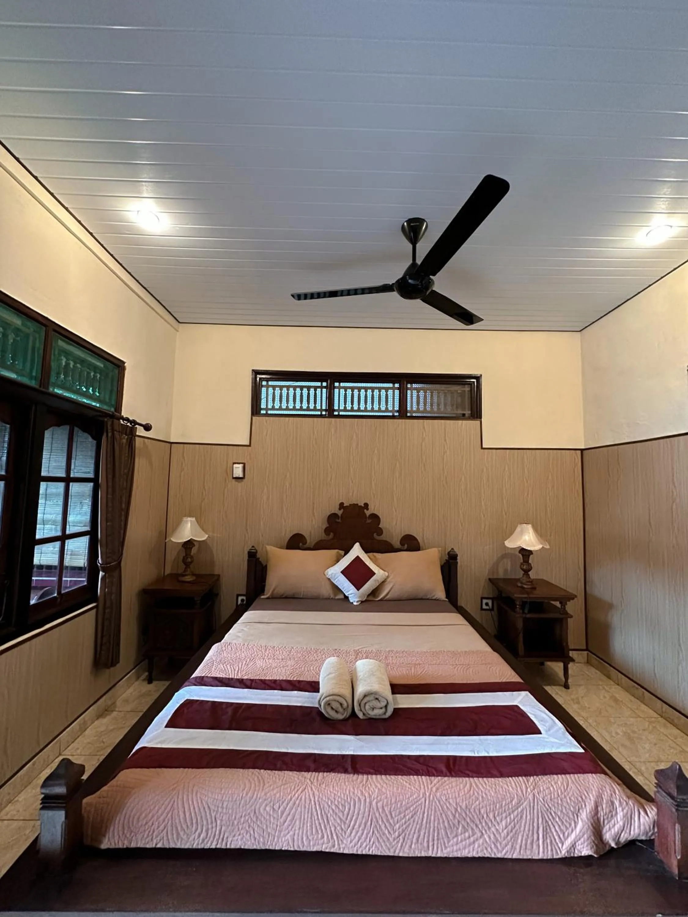 Standard Double Room with Fan in Kajeng Bungalow