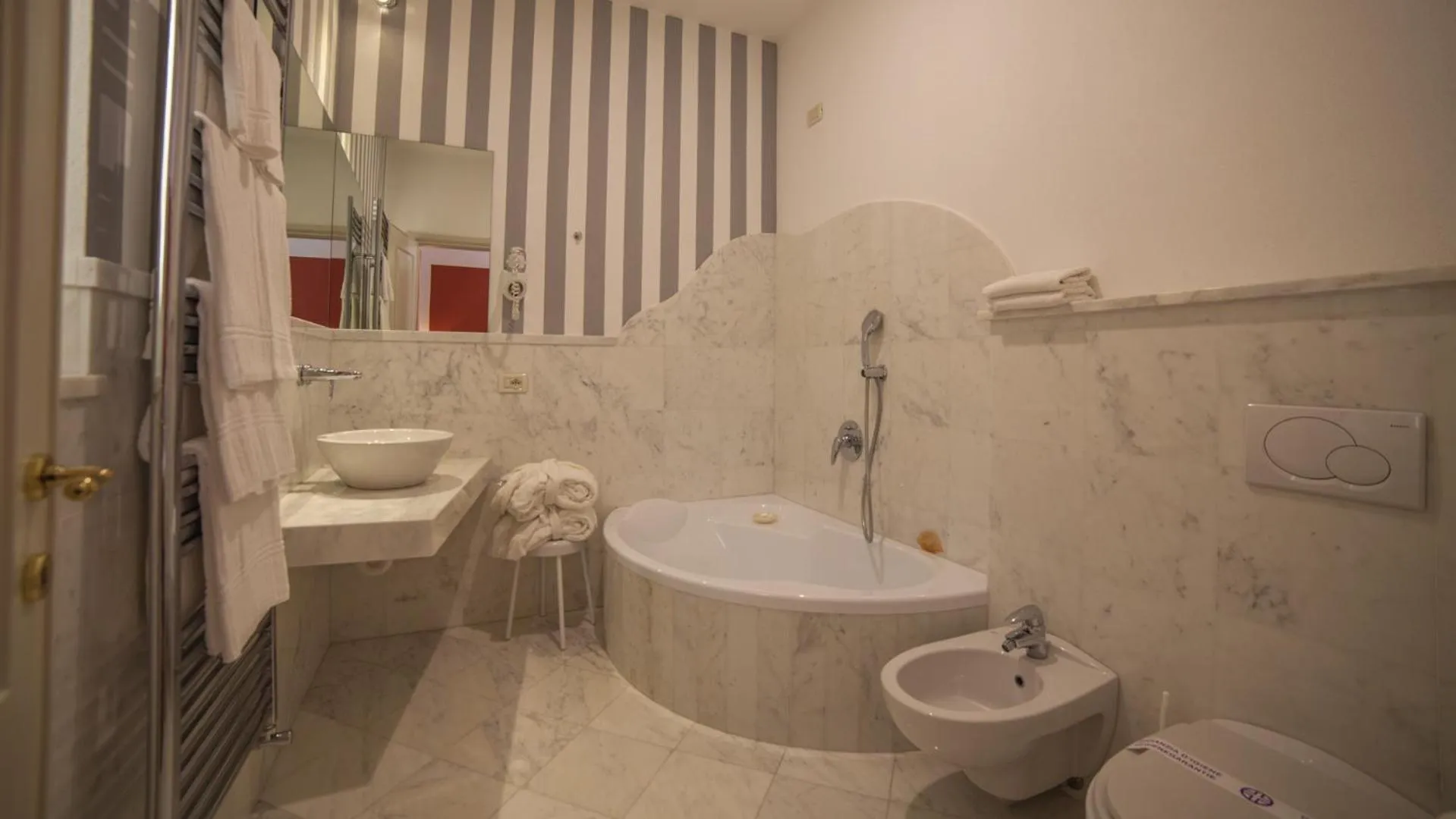 Bathroom in Hotel Cannero