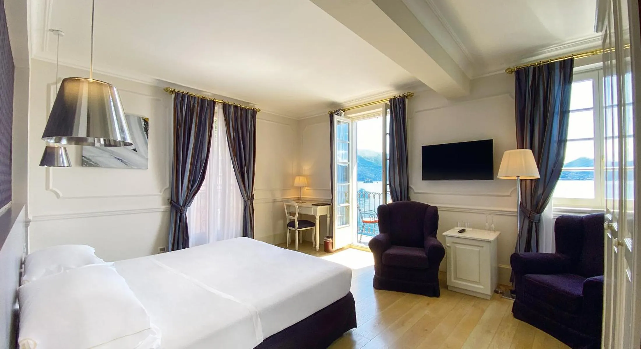 Bedroom, Bed in Hotel Cannero